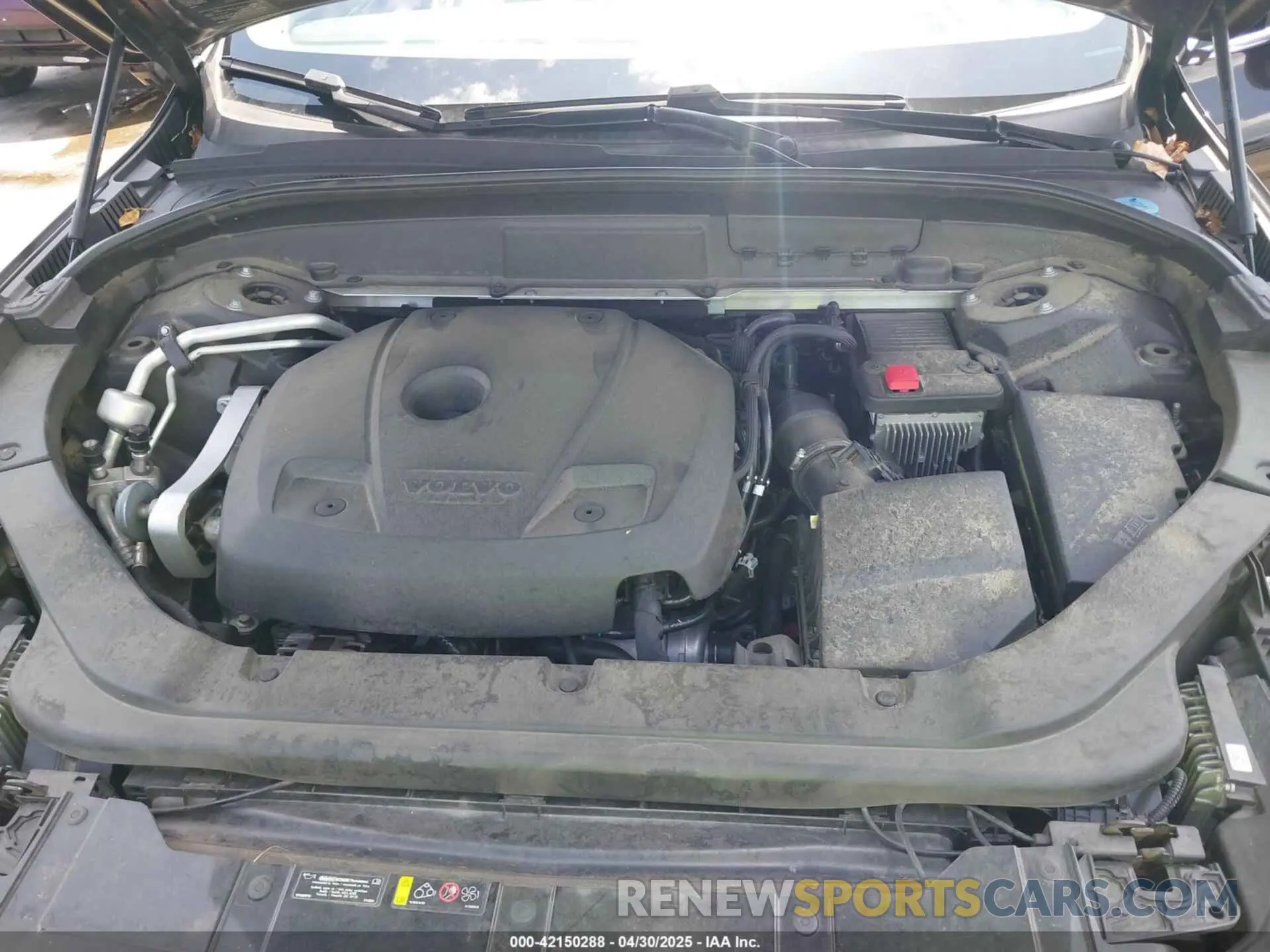 10 Photograph of a damaged car LYV102DK2KB224422 VOLVO XC60 2019