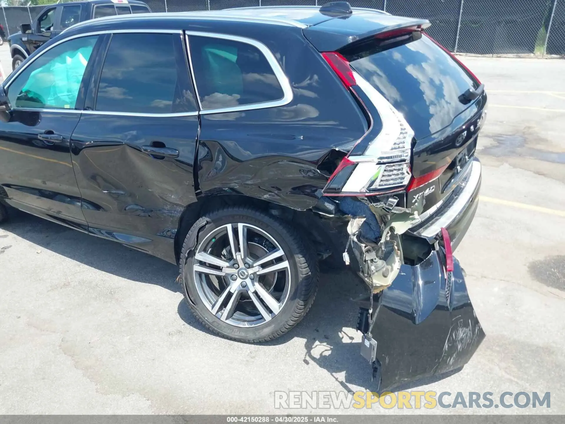 6 Photograph of a damaged car LYV102DK2KB224422 VOLVO XC60 2019