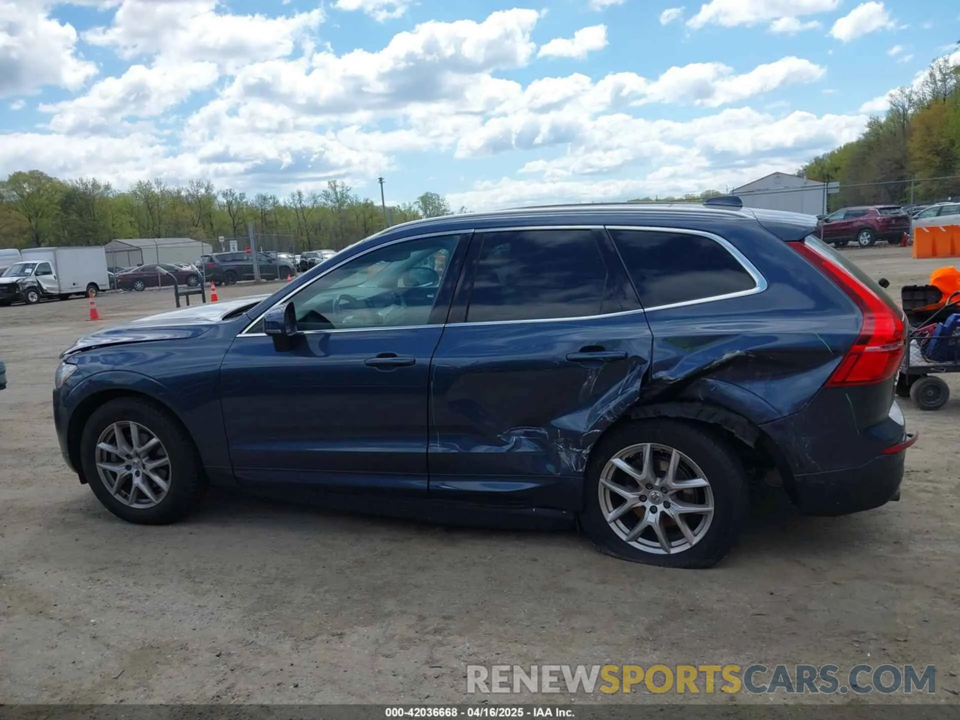14 Photograph of a damaged car LYV102DK2KB376653 VOLVO XC60 2019