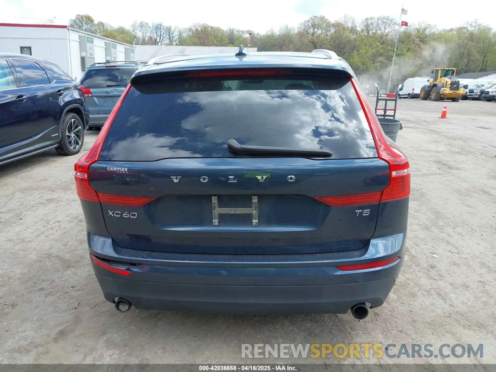 16 Photograph of a damaged car LYV102DK2KB376653 VOLVO XC60 2019