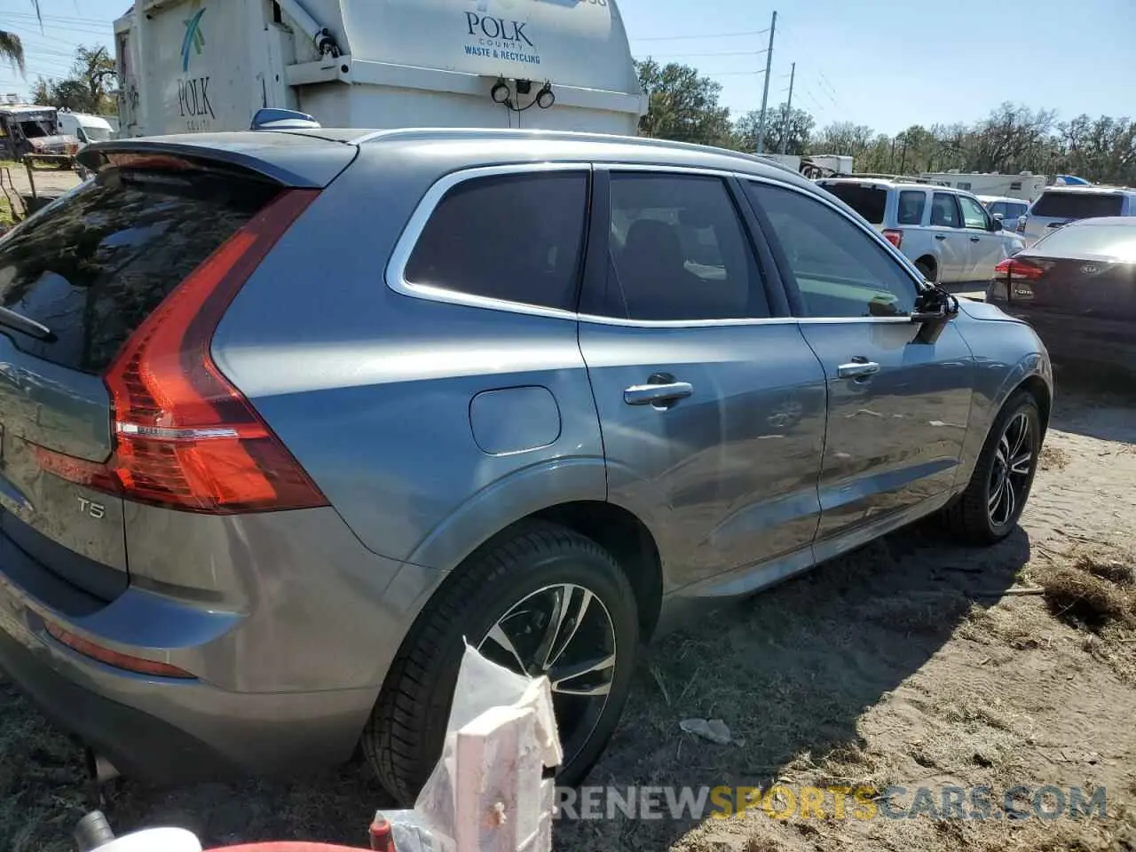 3 Photograph of a damaged car LYV102DK3KB297802 VOLVO XC60 2019