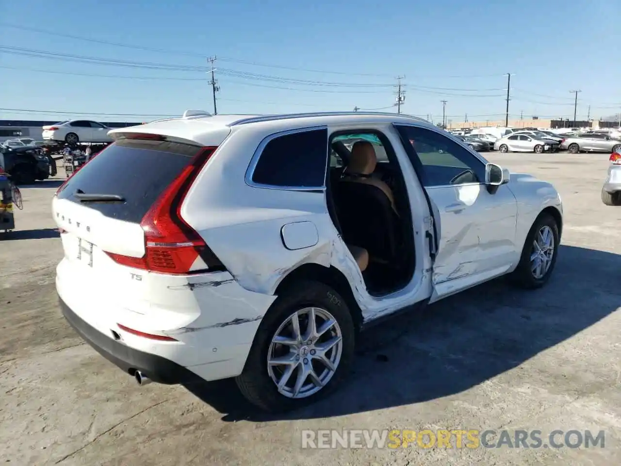 4 Photograph of a damaged car LYV102DK6KB250912 VOLVO XC60 2019