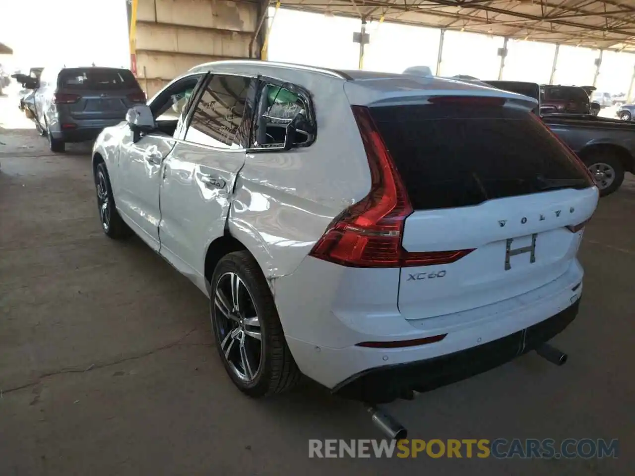 3 Photograph of a damaged car LYV102DK7KB227719 VOLVO XC60 2019