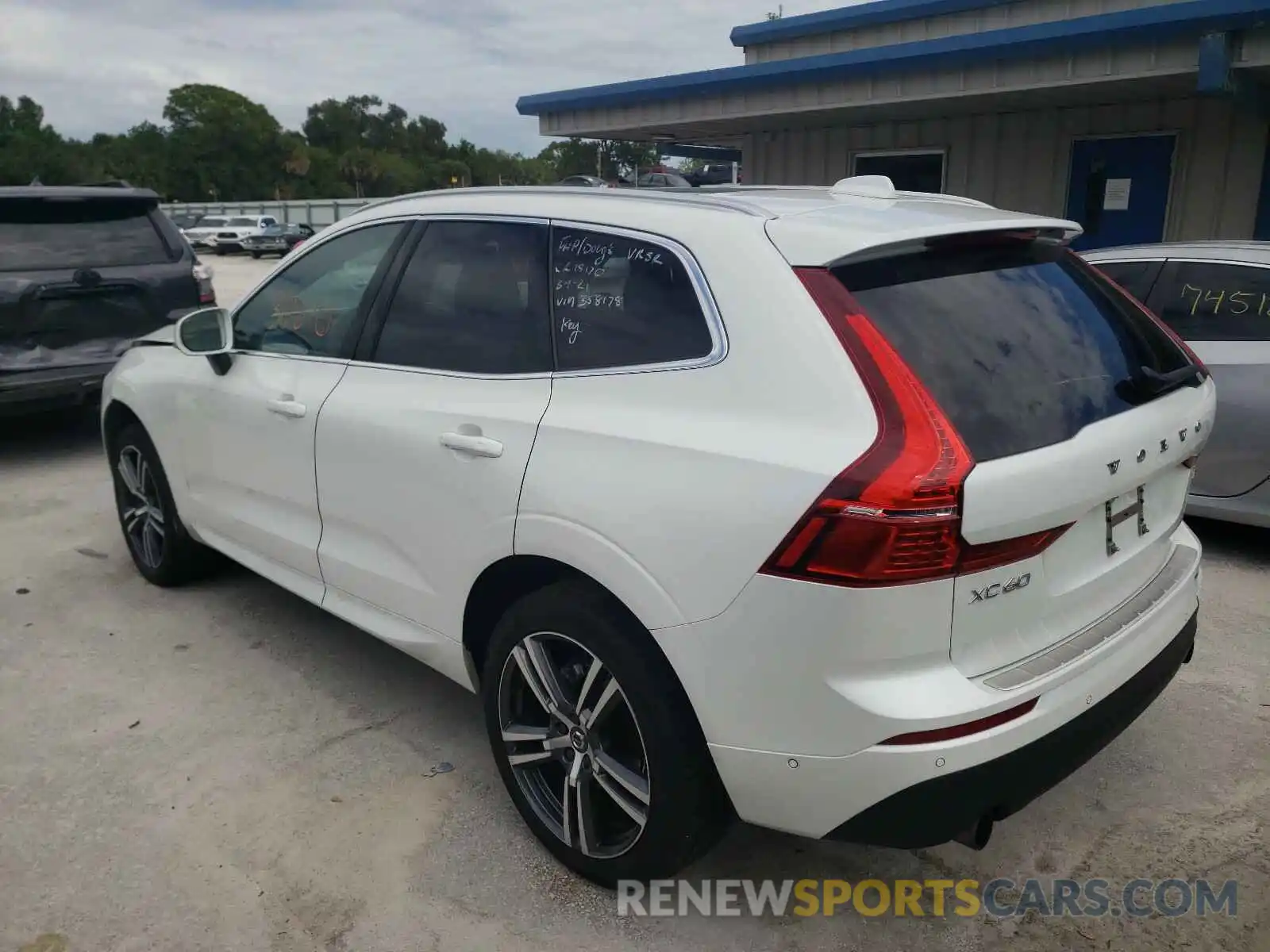 3 Photograph of a damaged car LYV102DK7KB358178 VOLVO XC60 2019