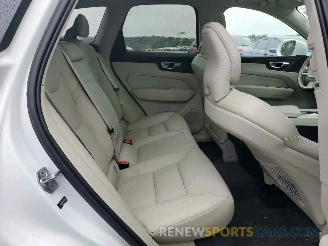10 Photograph of a damaged car LYV102DK9KB248023 VOLVO XC60 2019