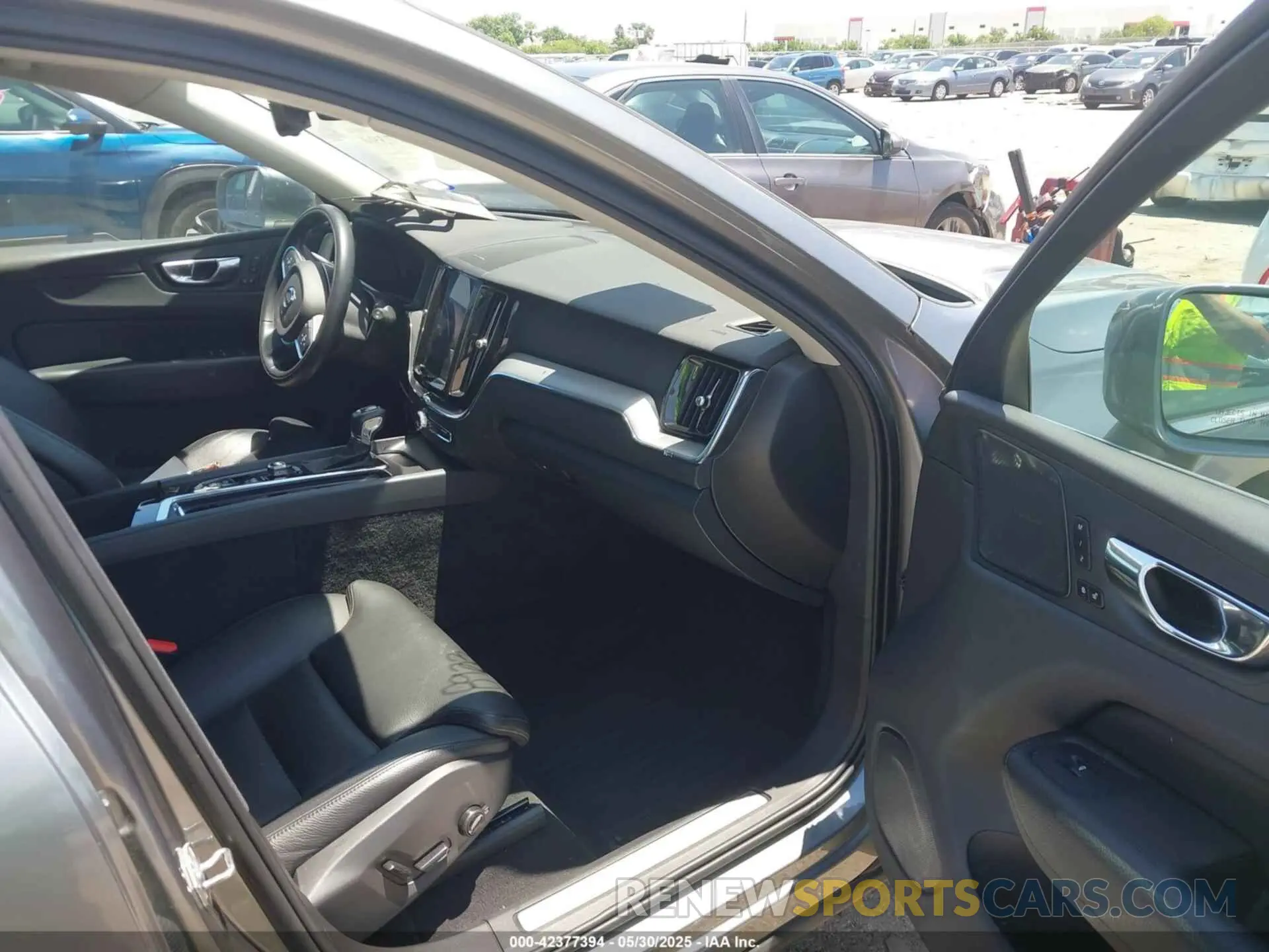 5 Photograph of a damaged car LYV102DKXKB224961 VOLVO XC60 2019