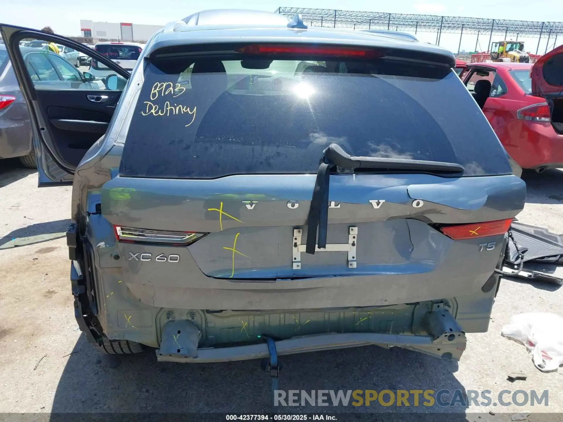 6 Photograph of a damaged car LYV102DKXKB224961 VOLVO XC60 2019