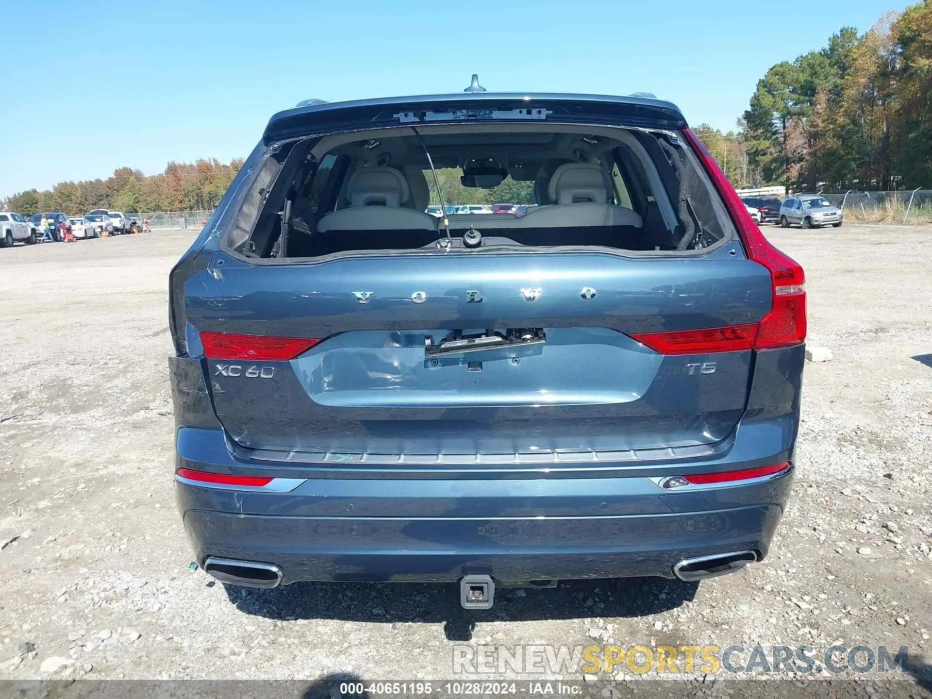 17 Photograph of a damaged car LYV102DL0KB239509 VOLVO XC60 2019