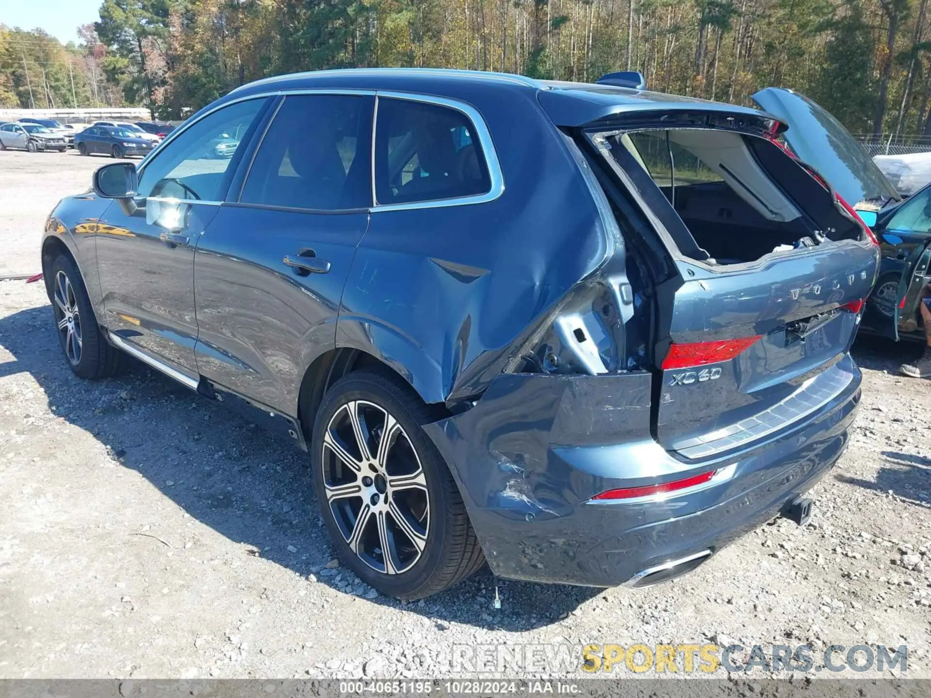 3 Photograph of a damaged car LYV102DL0KB239509 VOLVO XC60 2019