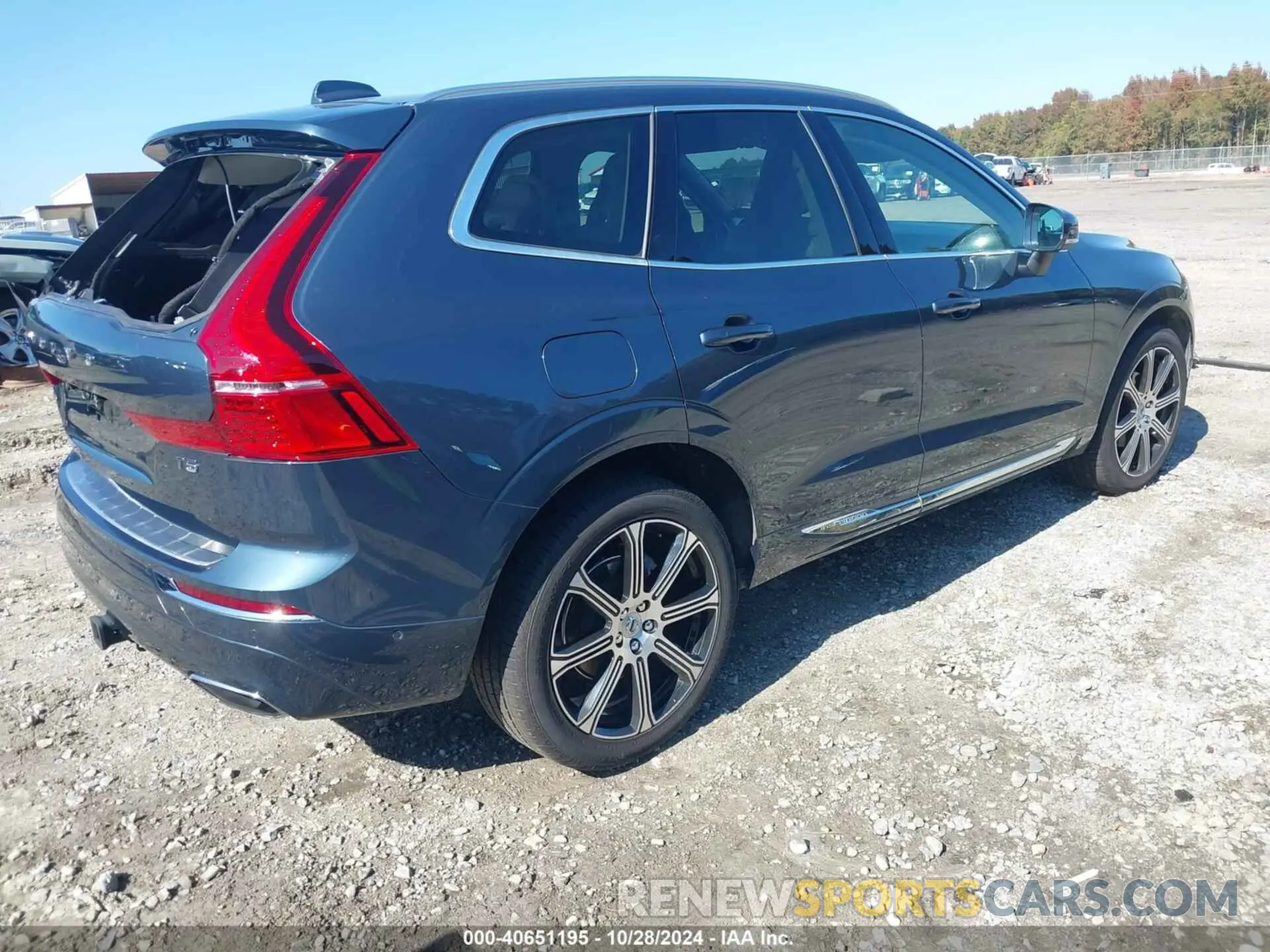 4 Photograph of a damaged car LYV102DL0KB239509 VOLVO XC60 2019