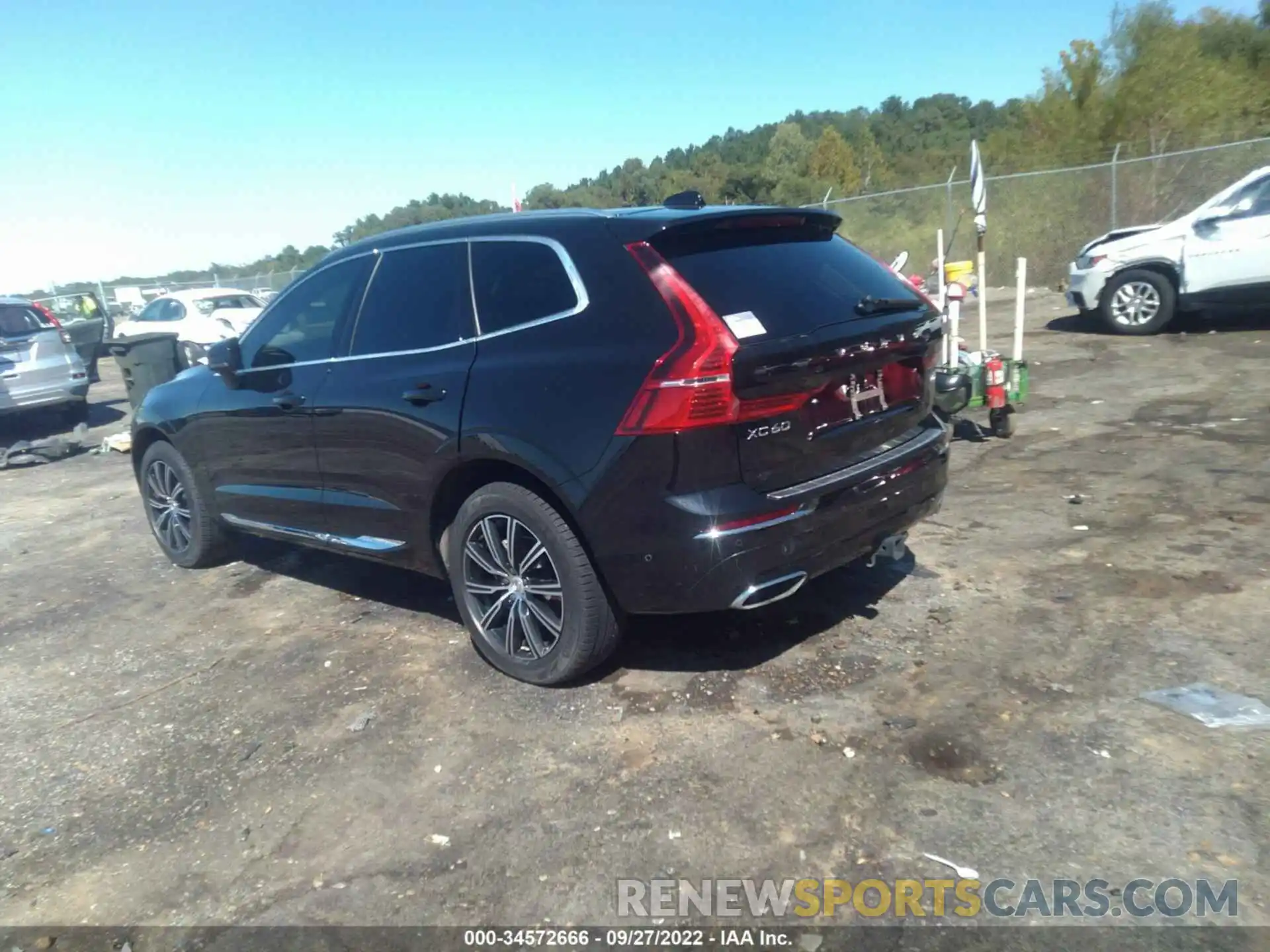 3 Photograph of a damaged car LYV102DL1KB210844 VOLVO XC60 2019