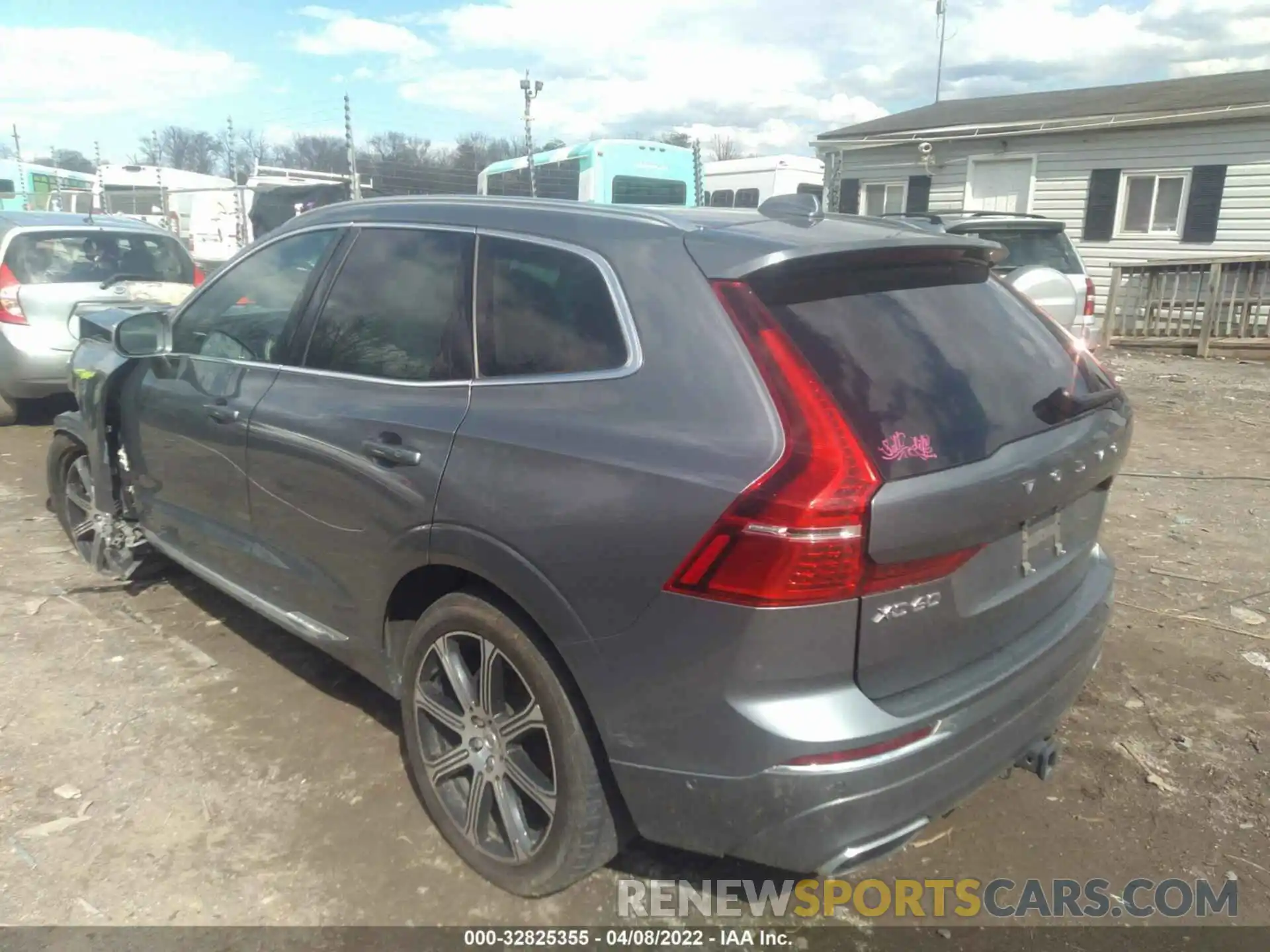 3 Photograph of a damaged car LYV102DL1KB214859 VOLVO XC60 2019