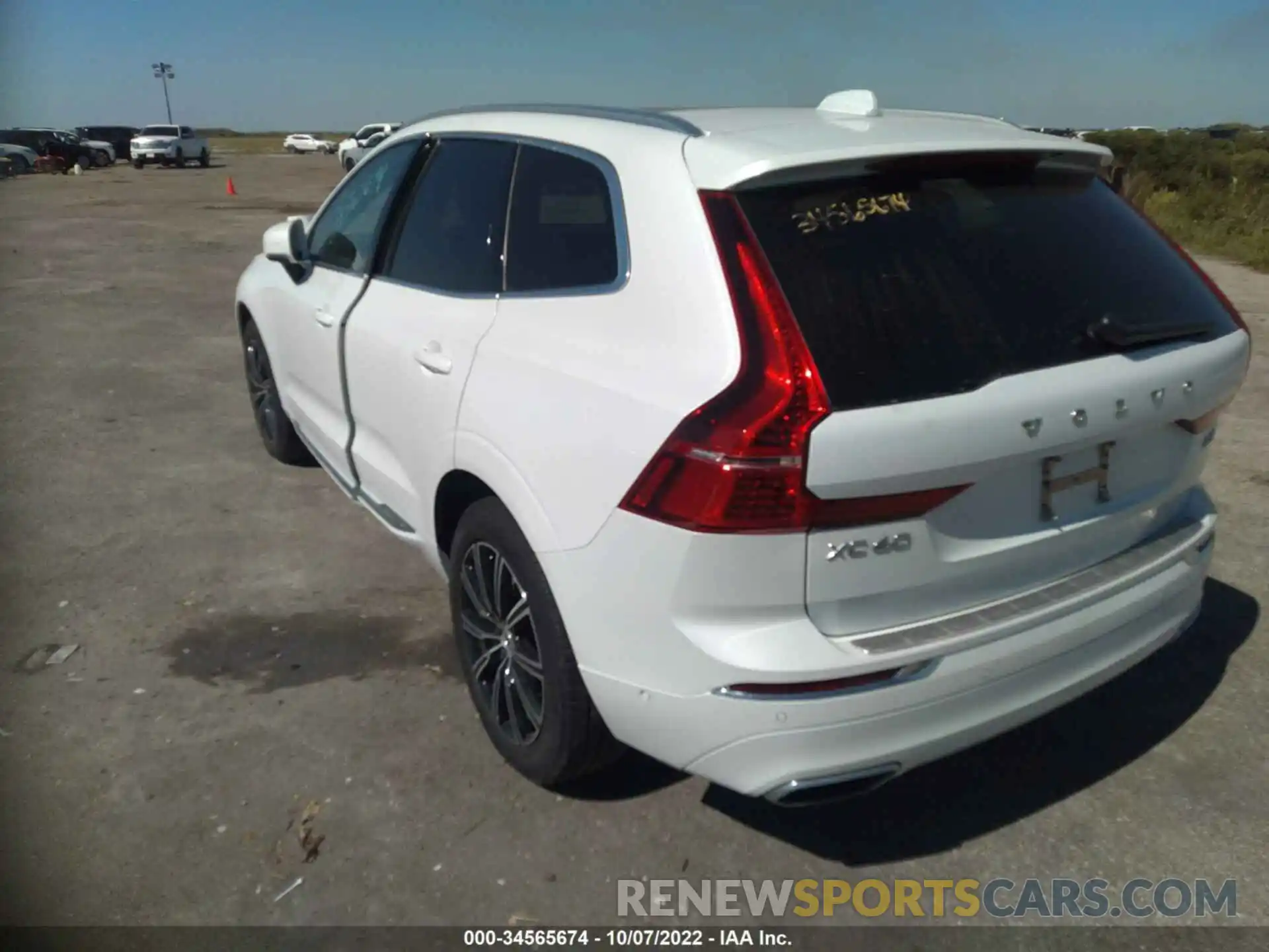 3 Photograph of a damaged car LYV102DL2KB322908 VOLVO XC60 2019