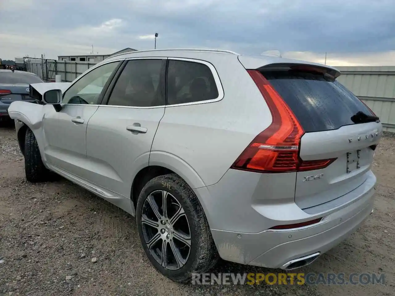 3 Photograph of a damaged car LYV102DL8KB237720 VOLVO XC60 2019