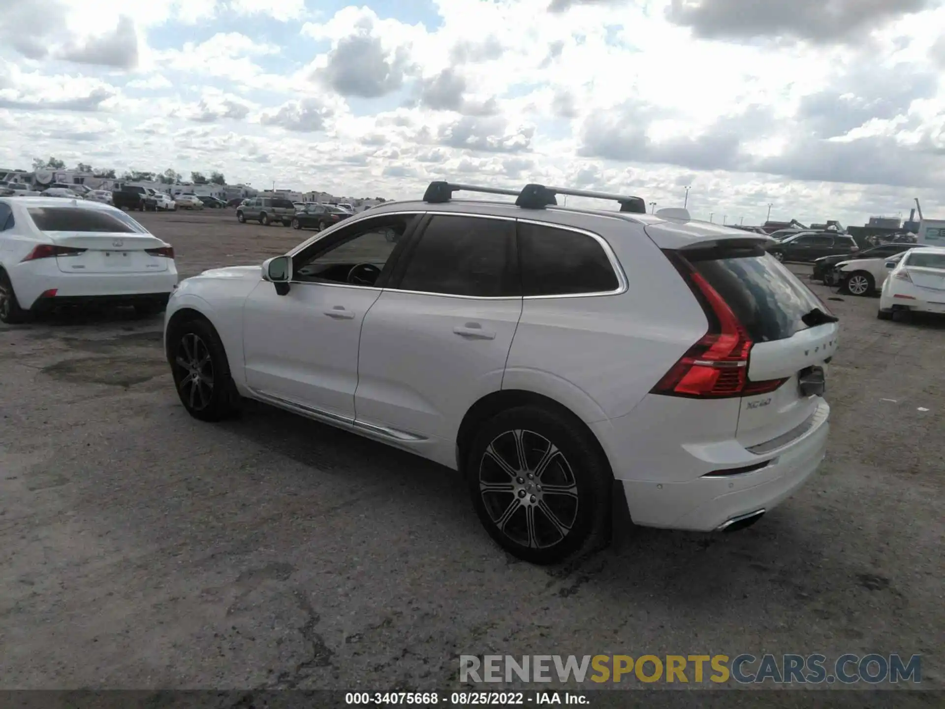 3 Photograph of a damaged car LYV102DLXKB293139 VOLVO XC60 2019