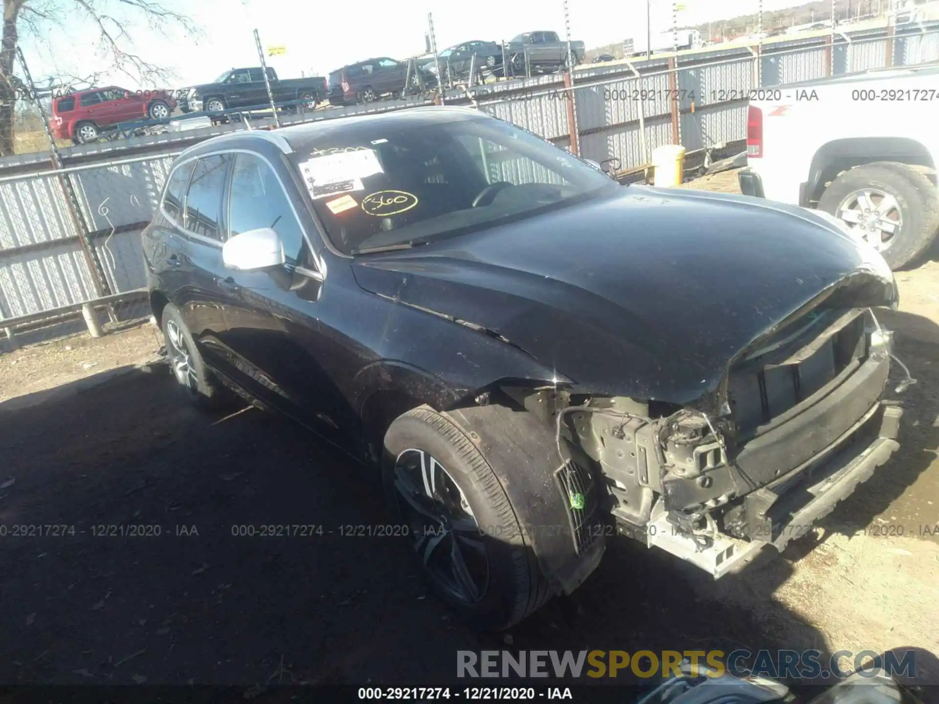 1 Photograph of a damaged car LYV102DM0KB327095 VOLVO XC60 2019