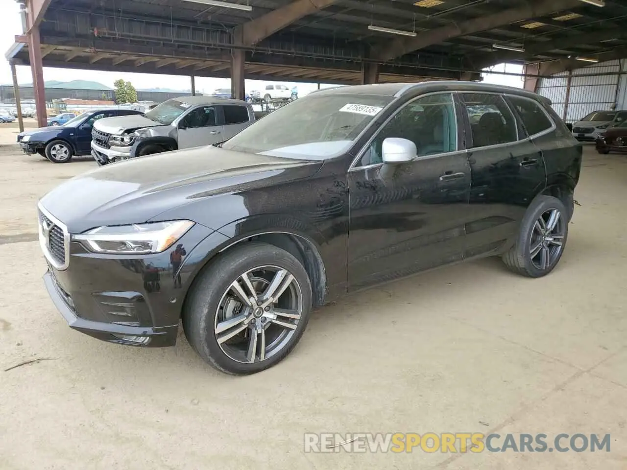 1 Photograph of a damaged car LYV102DM1KB332001 VOLVO XC60 2019