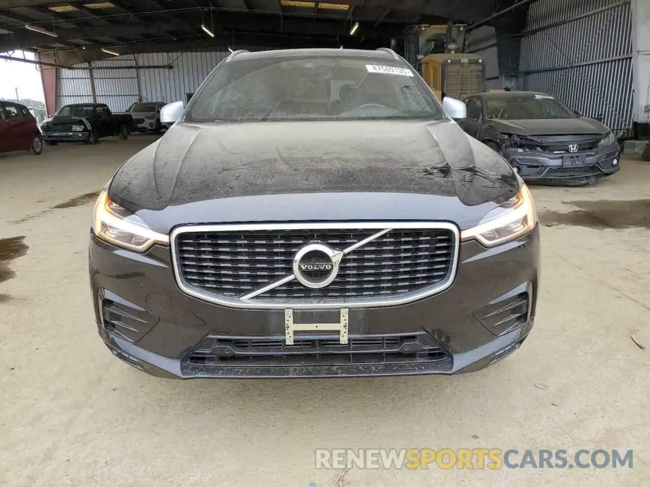 5 Photograph of a damaged car LYV102DM1KB332001 VOLVO XC60 2019