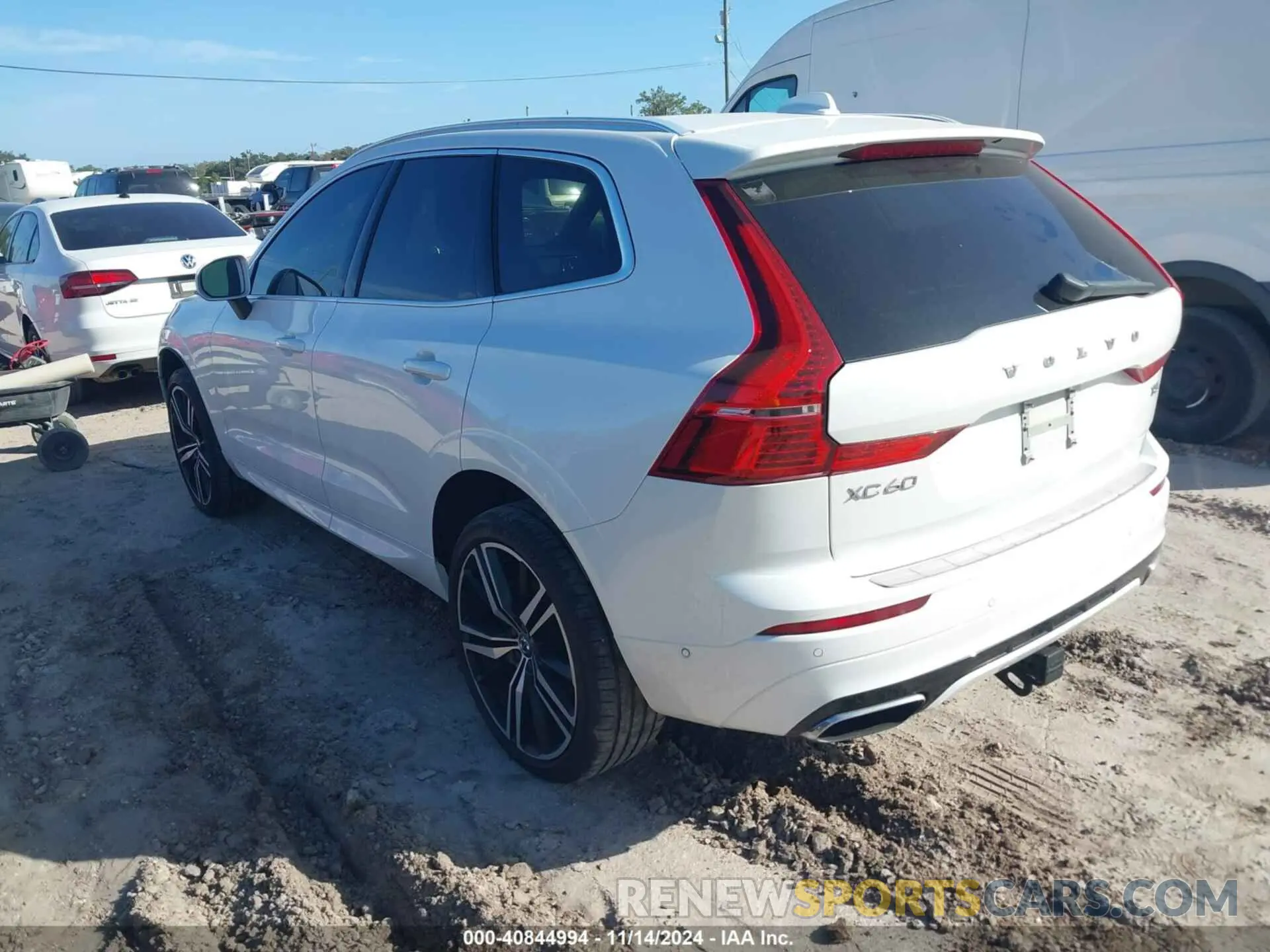 3 Photograph of a damaged car LYV102DM3KB246432 VOLVO XC60 2019