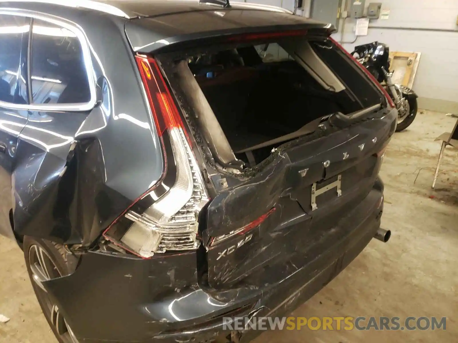 9 Photograph of a damaged car LYV102RK1KB278478 VOLVO XC60 2019