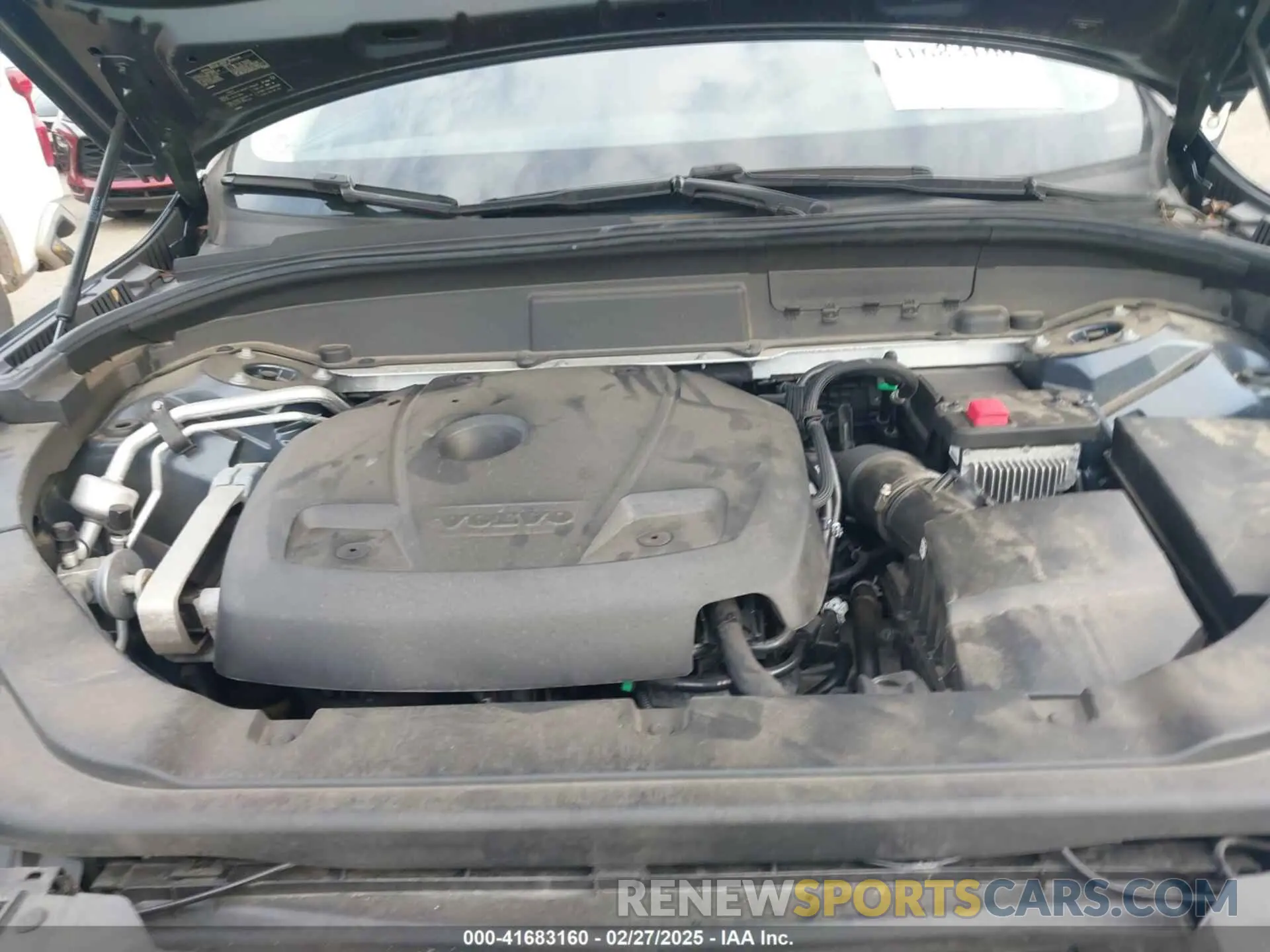 10 Photograph of a damaged car LYV102RK1KB315948 VOLVO XC60 2019
