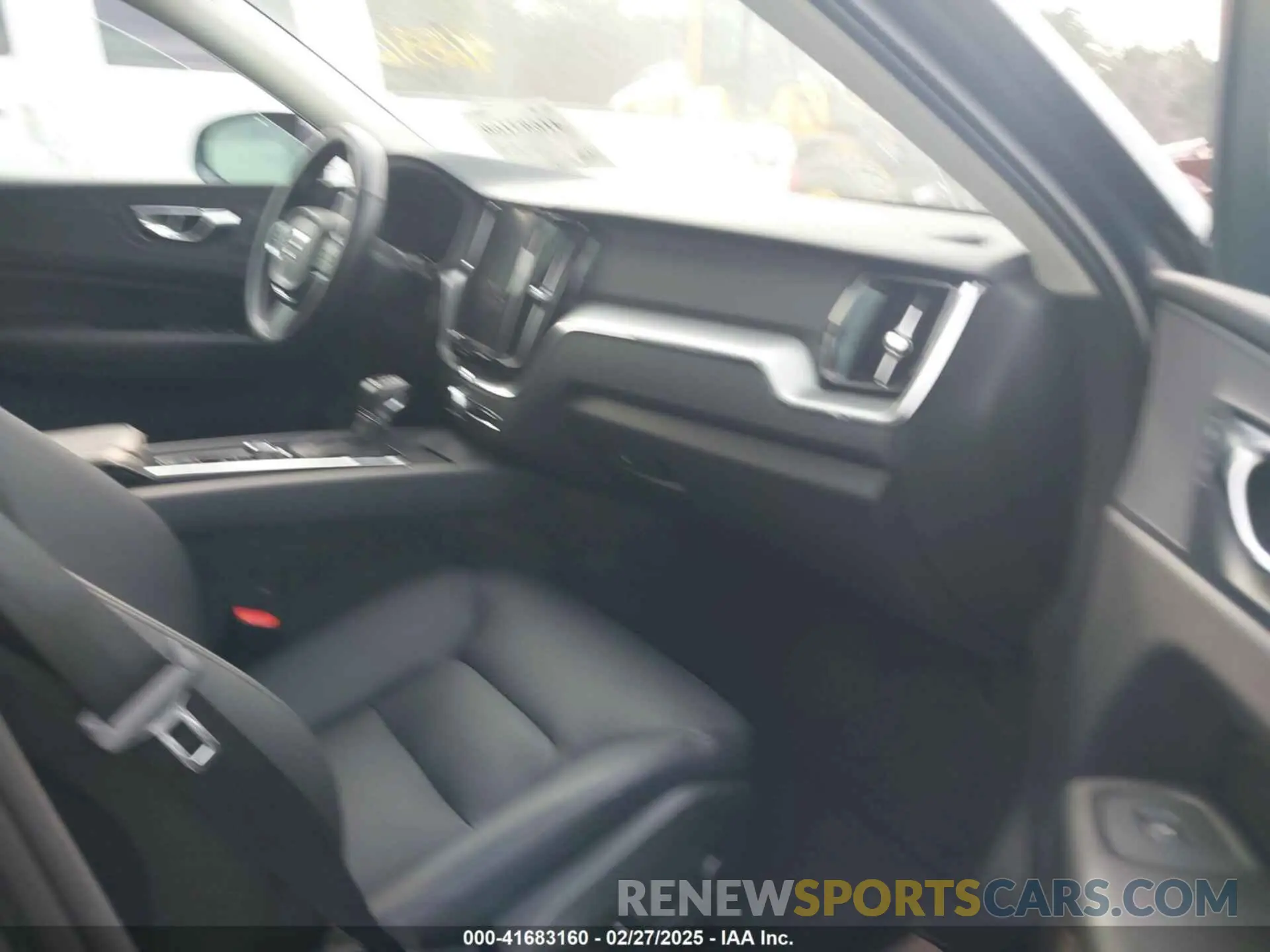 5 Photograph of a damaged car LYV102RK1KB315948 VOLVO XC60 2019