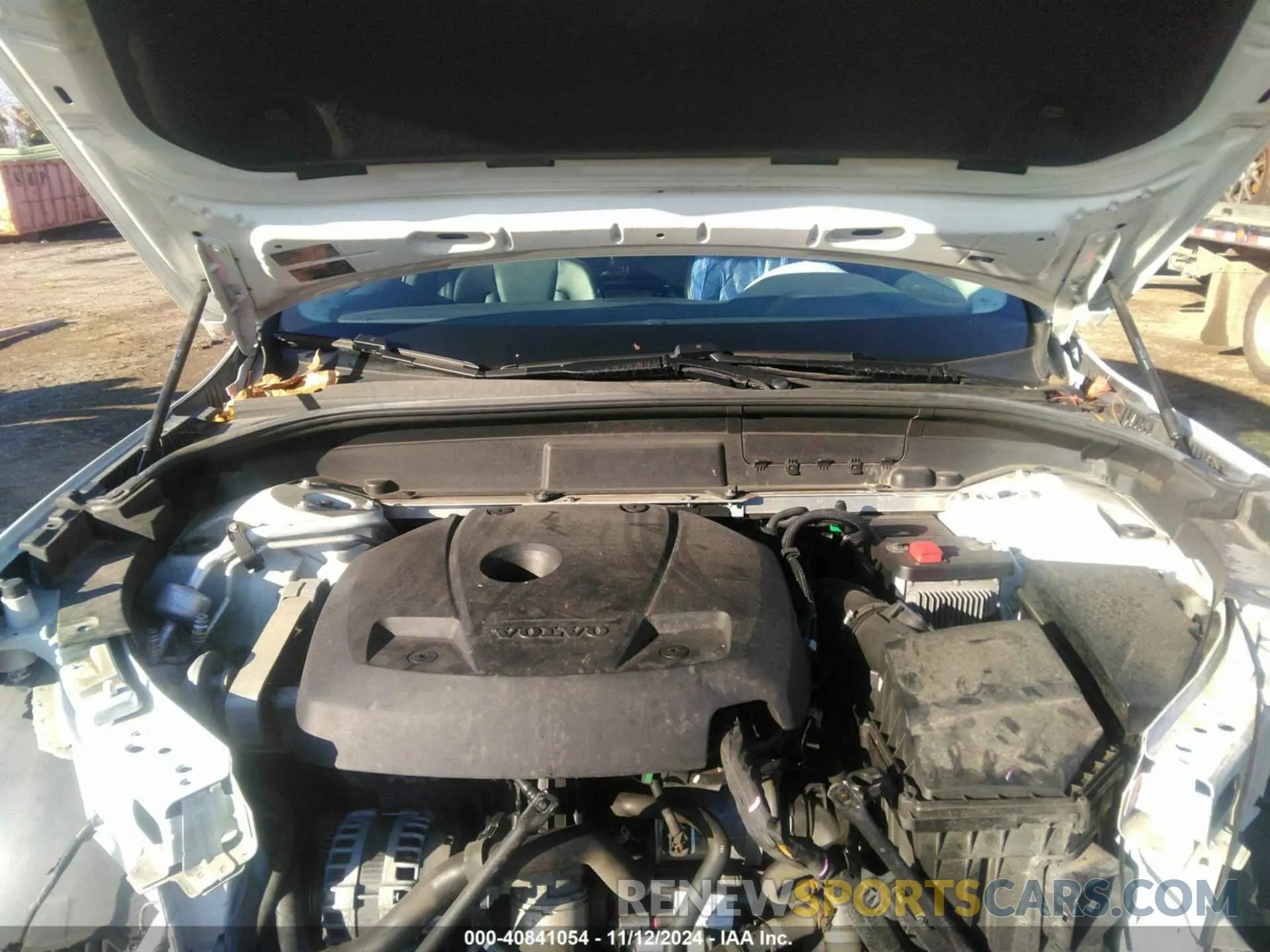10 Photograph of a damaged car LYV102RK2KB178051 VOLVO XC60 2019