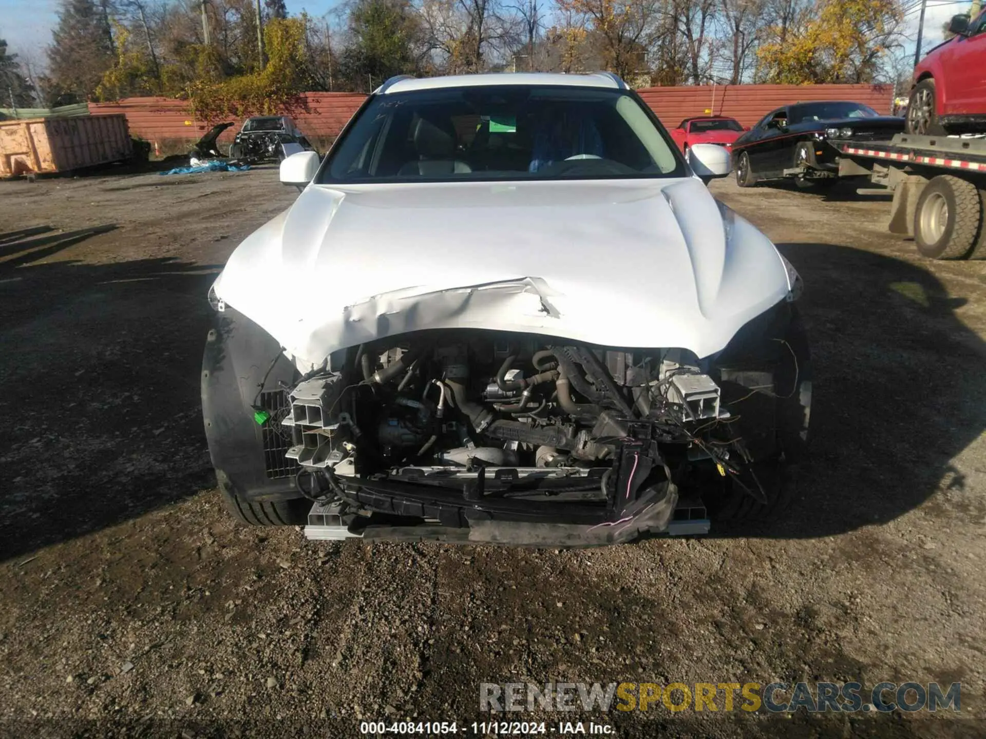 12 Photograph of a damaged car LYV102RK2KB178051 VOLVO XC60 2019