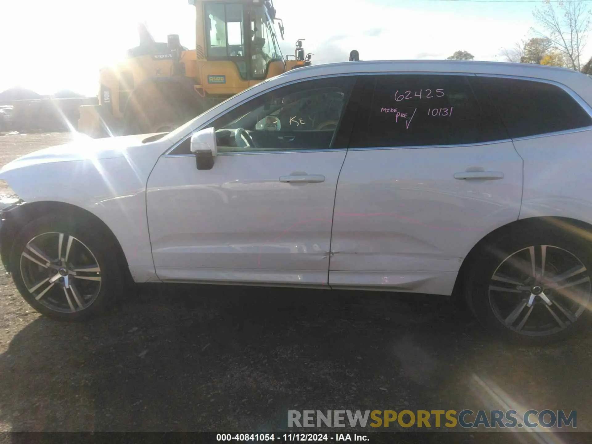 14 Photograph of a damaged car LYV102RK2KB178051 VOLVO XC60 2019