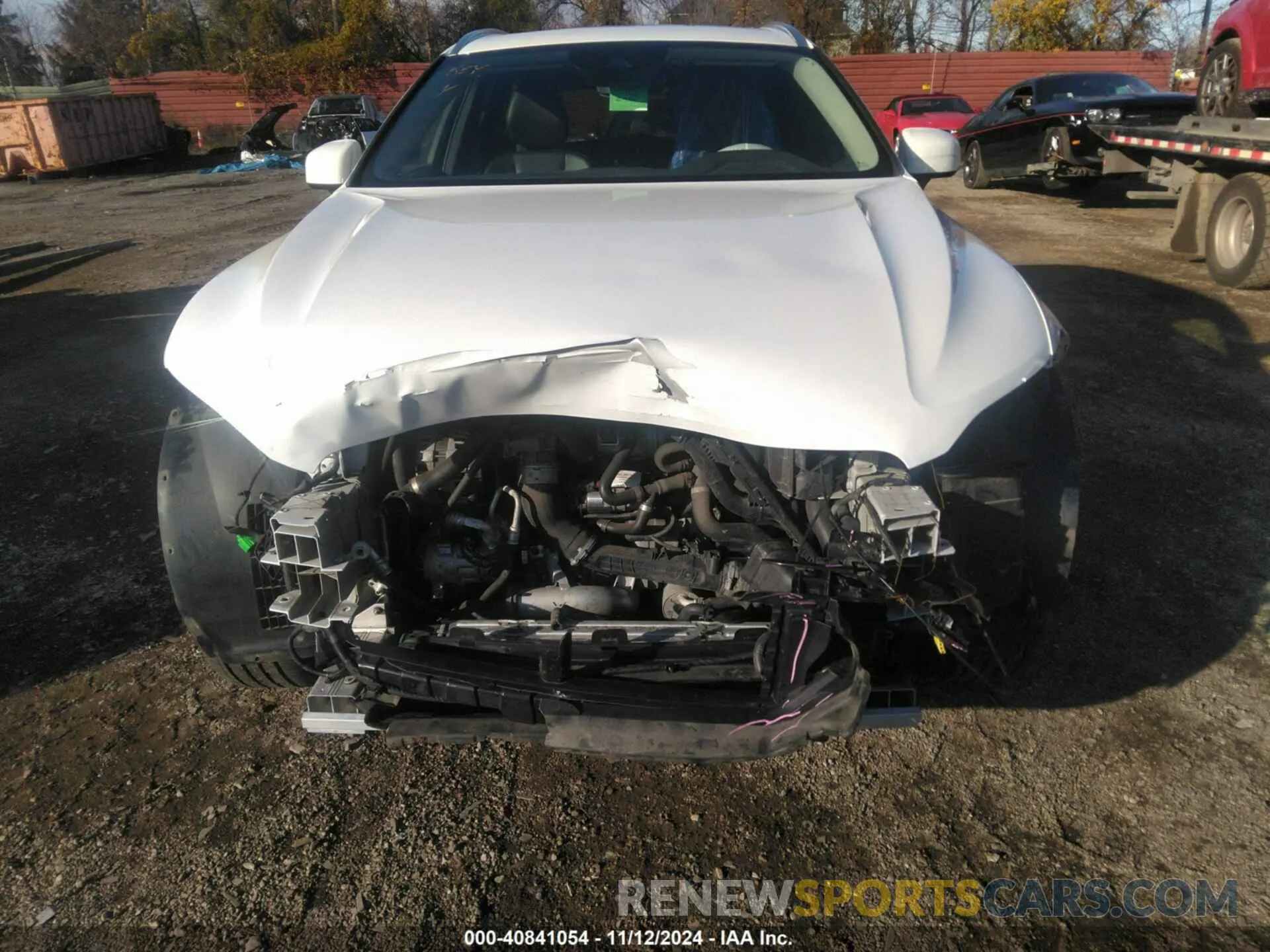 6 Photograph of a damaged car LYV102RK2KB178051 VOLVO XC60 2019
