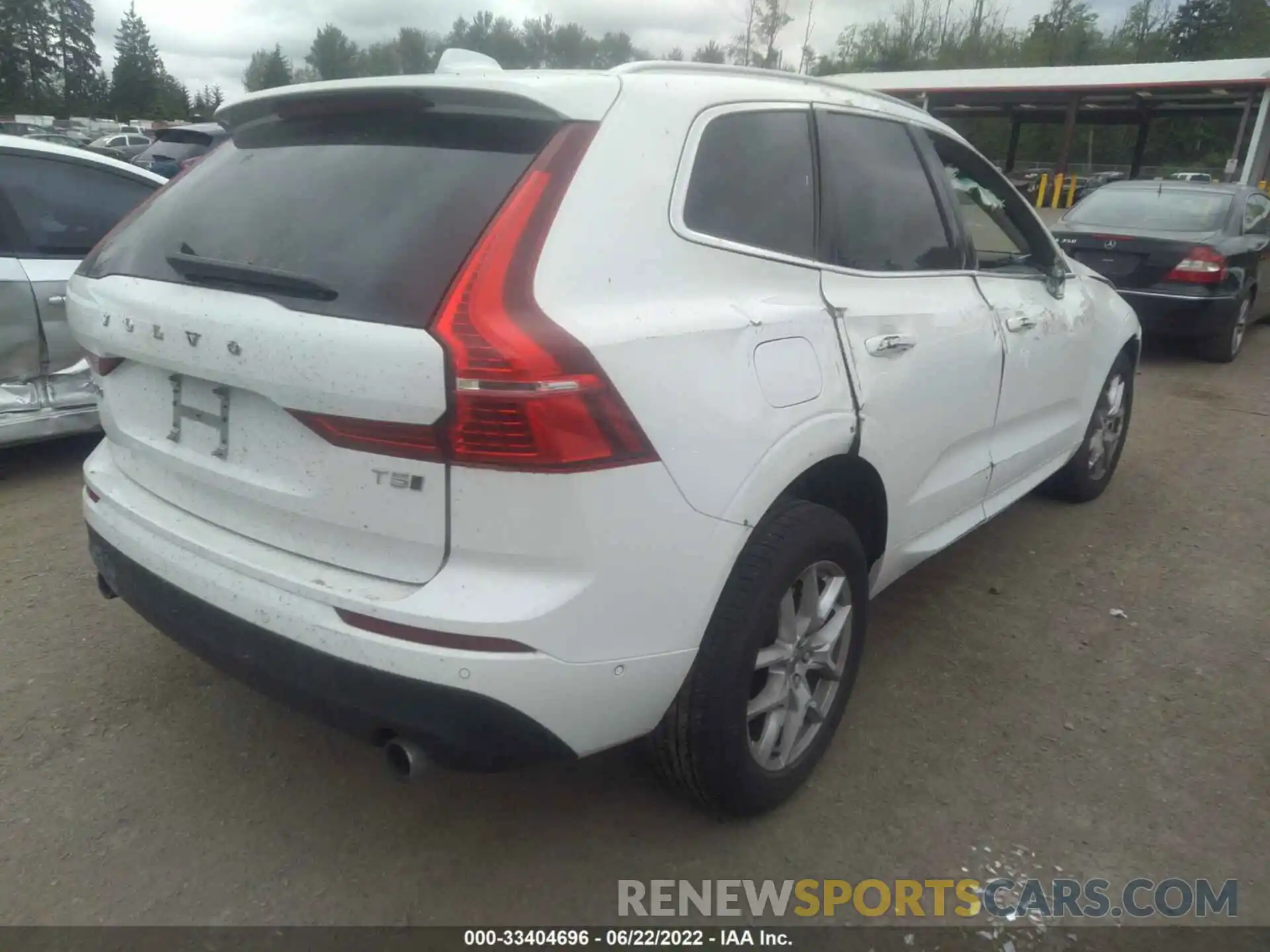 4 Photograph of a damaged car LYV102RK2KB287853 VOLVO XC60 2019