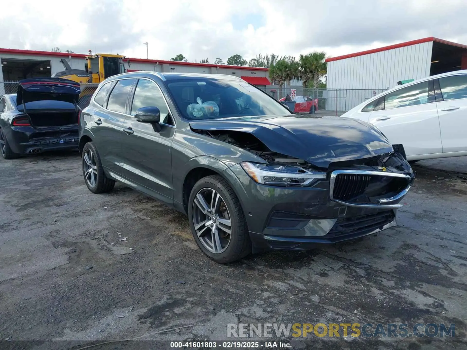 1 Photograph of a damaged car LYV102RK3KB219321 VOLVO XC60 2019