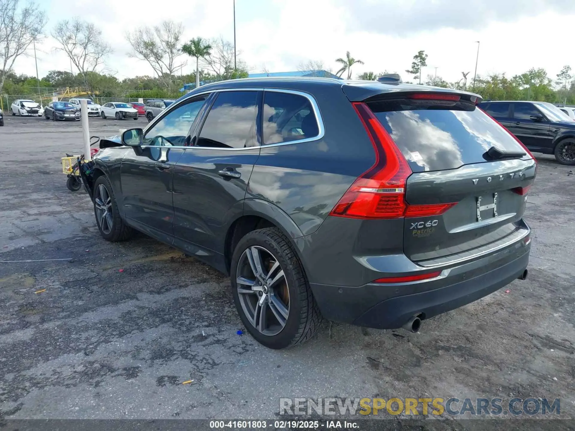 3 Photograph of a damaged car LYV102RK3KB219321 VOLVO XC60 2019
