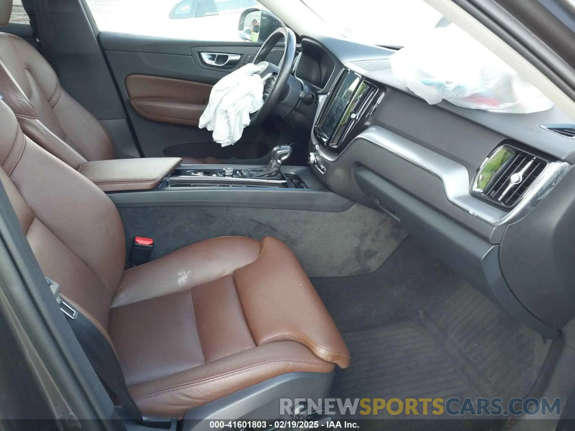 5 Photograph of a damaged car LYV102RK3KB219321 VOLVO XC60 2019