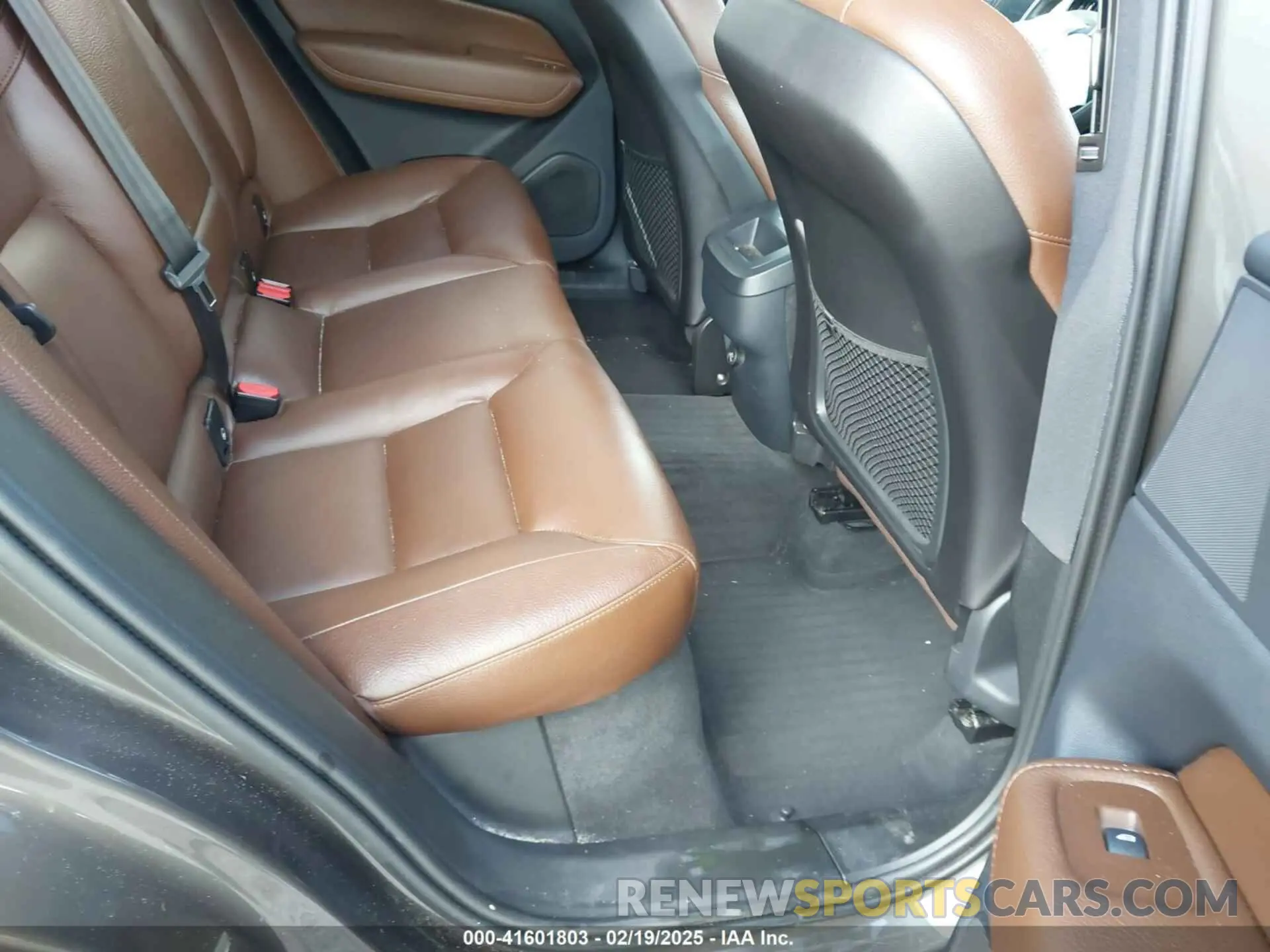 8 Photograph of a damaged car LYV102RK3KB219321 VOLVO XC60 2019