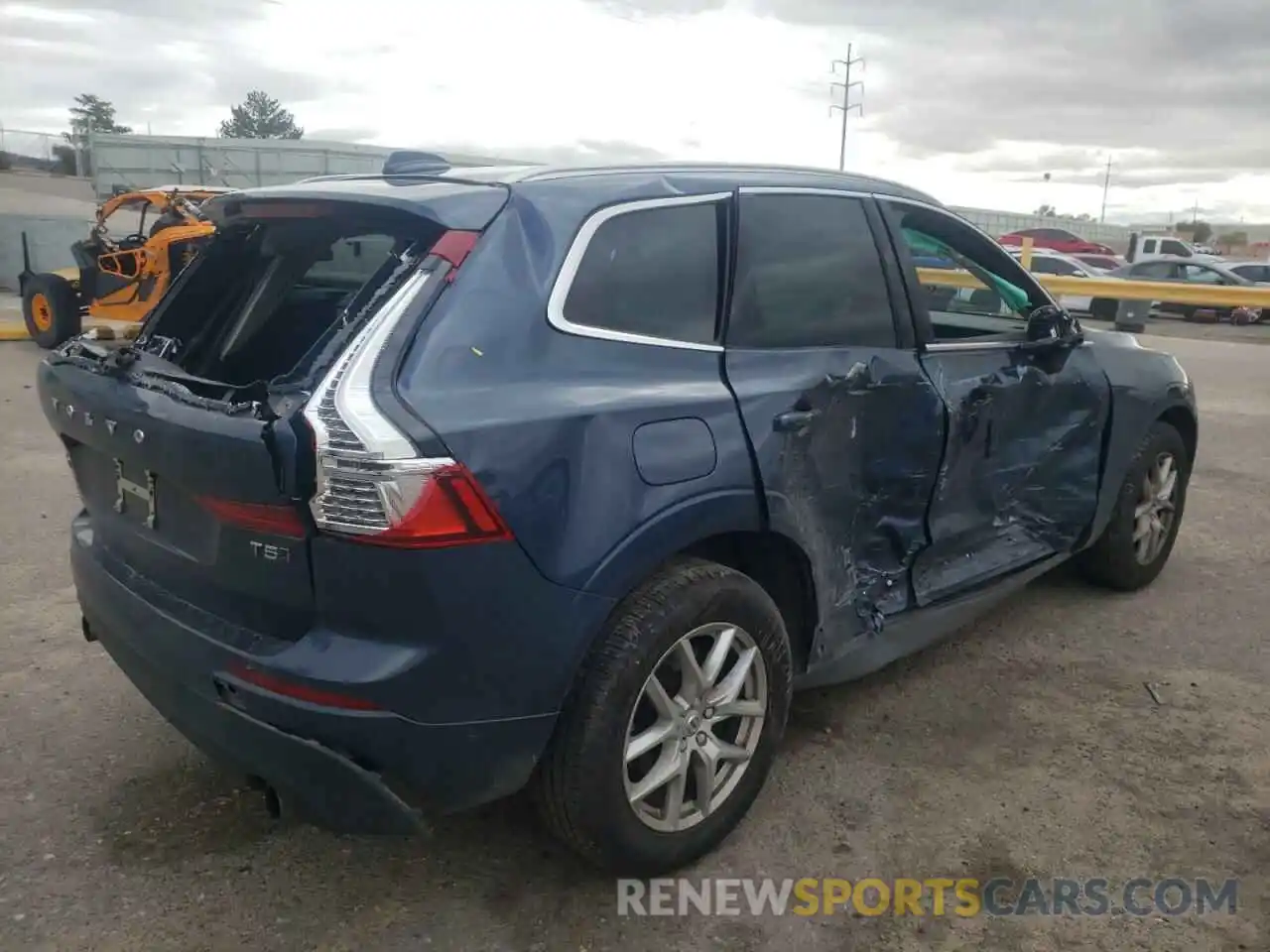 4 Photograph of a damaged car LYV102RK3KB317555 VOLVO XC60 2019