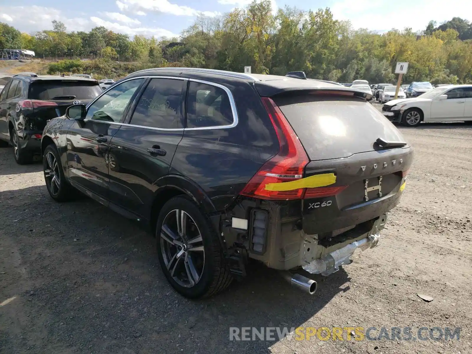 3 Photograph of a damaged car LYV102RK3KB326787 VOLVO XC60 2019