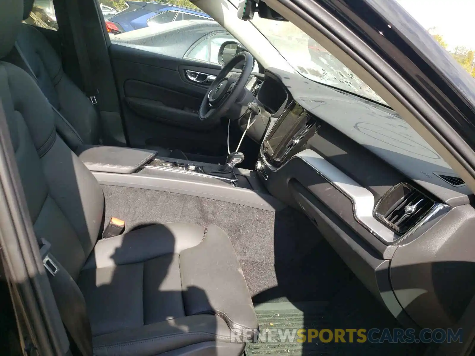 5 Photograph of a damaged car LYV102RK3KB326787 VOLVO XC60 2019