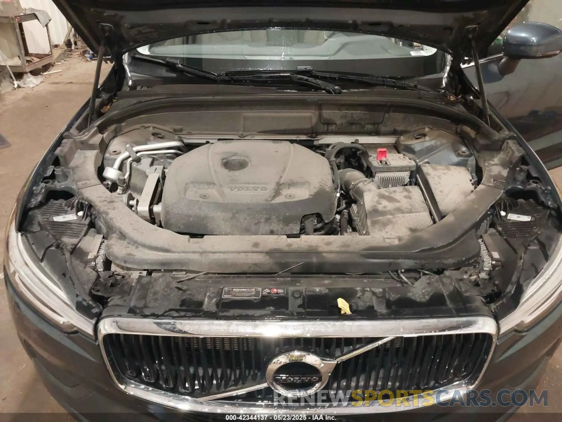 10 Photograph of a damaged car LYV102RK3KB380784 VOLVO XC60 2019