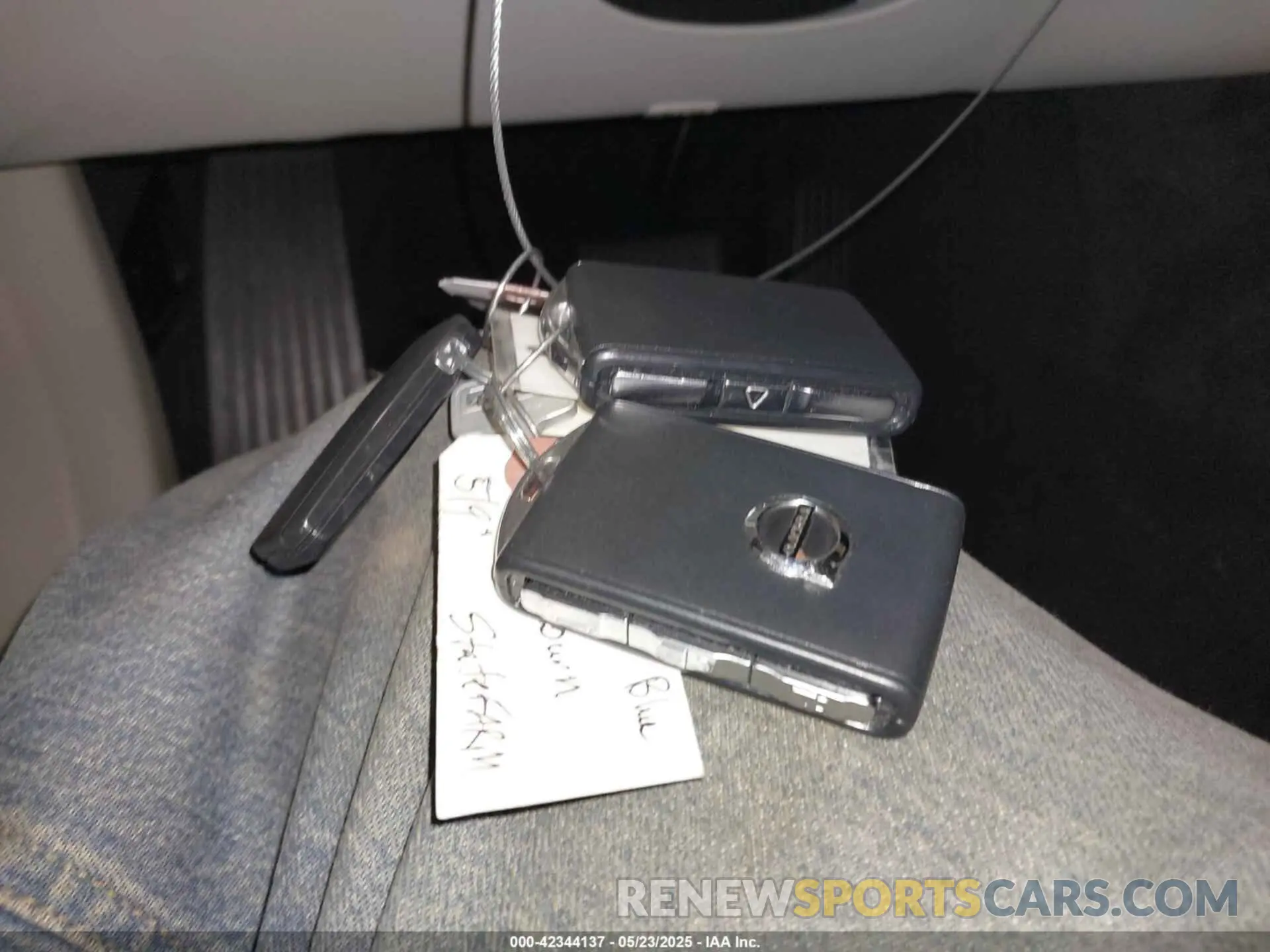 11 Photograph of a damaged car LYV102RK3KB380784 VOLVO XC60 2019