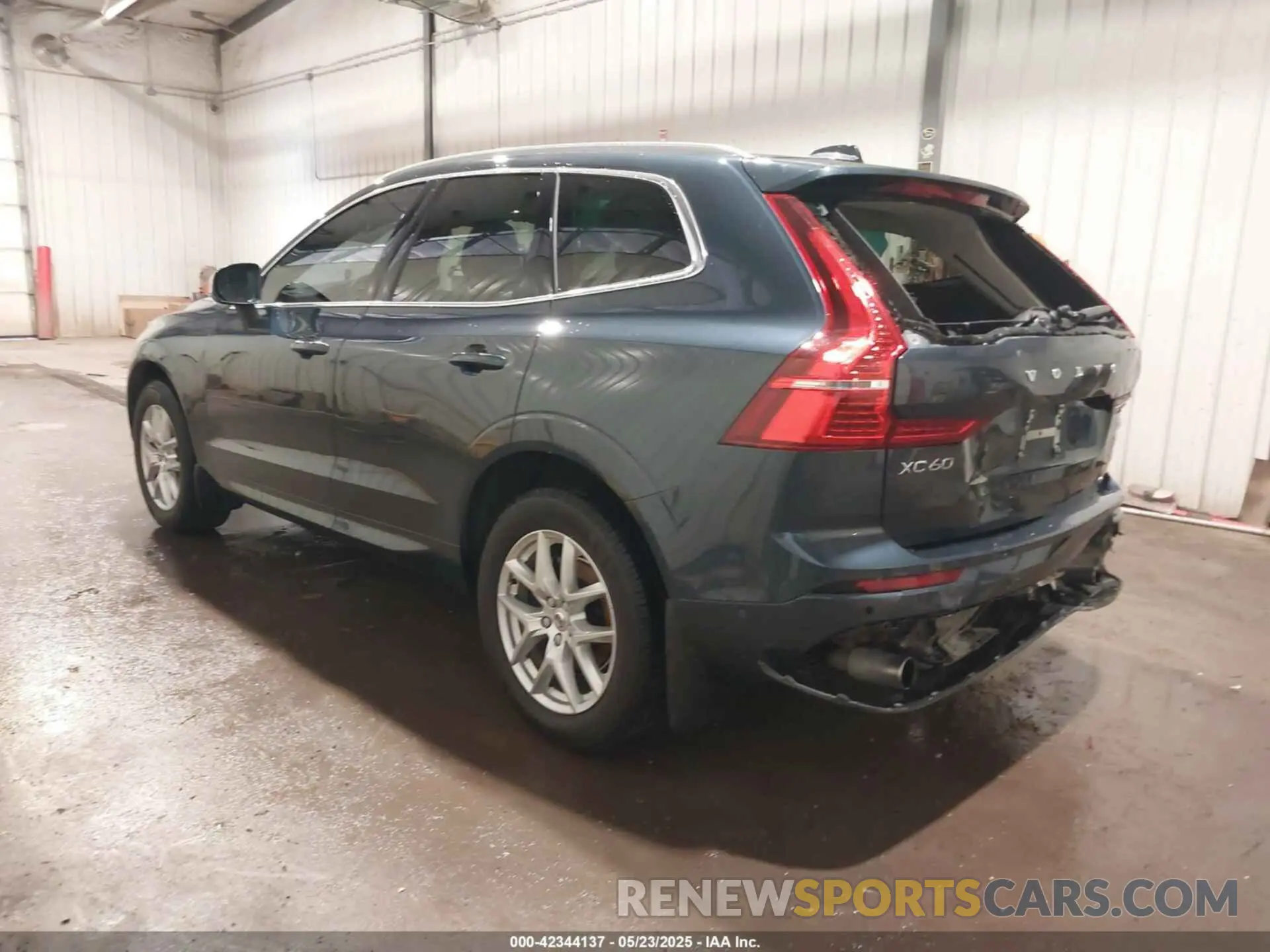 3 Photograph of a damaged car LYV102RK3KB380784 VOLVO XC60 2019