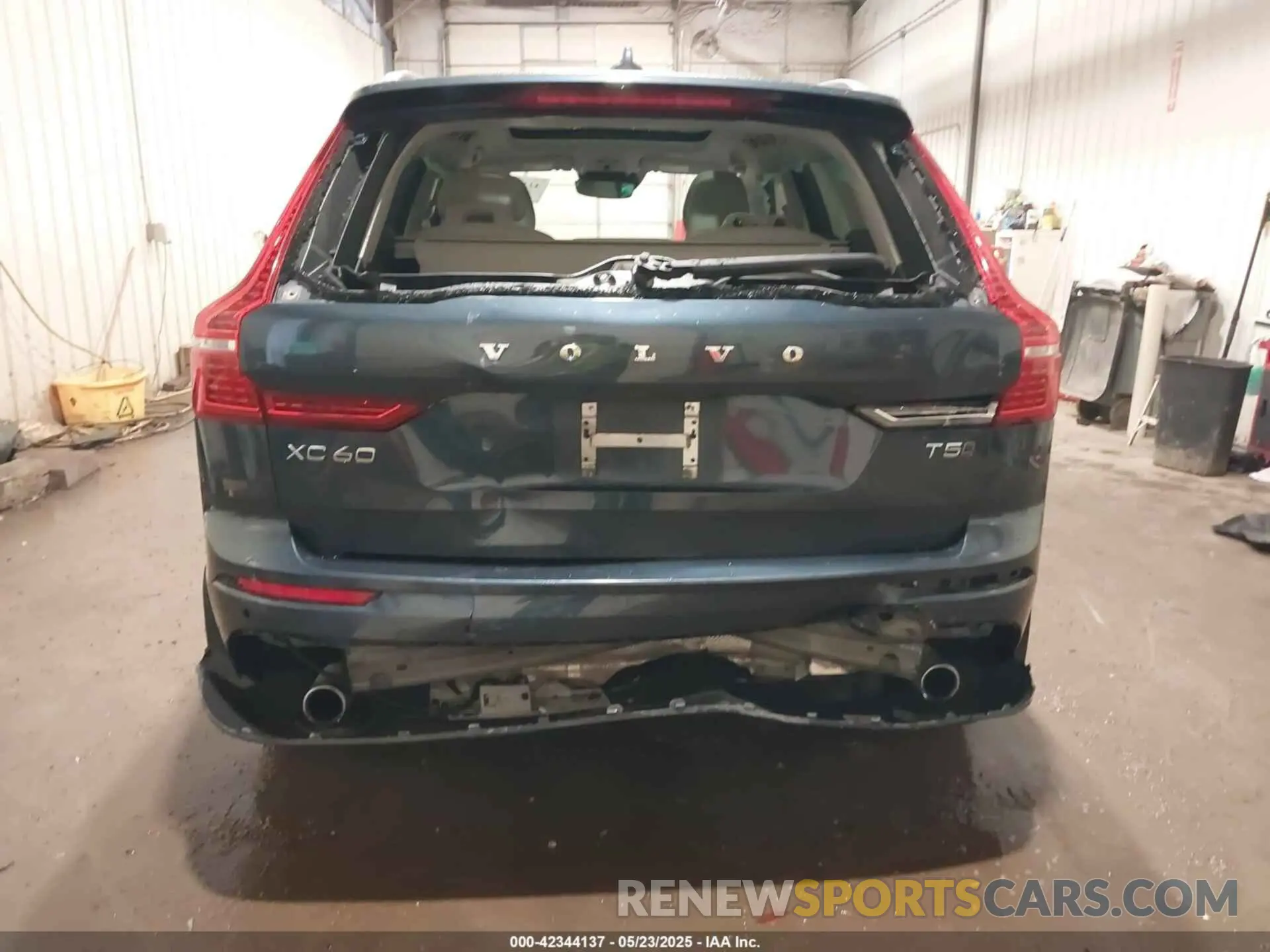 6 Photograph of a damaged car LYV102RK3KB380784 VOLVO XC60 2019