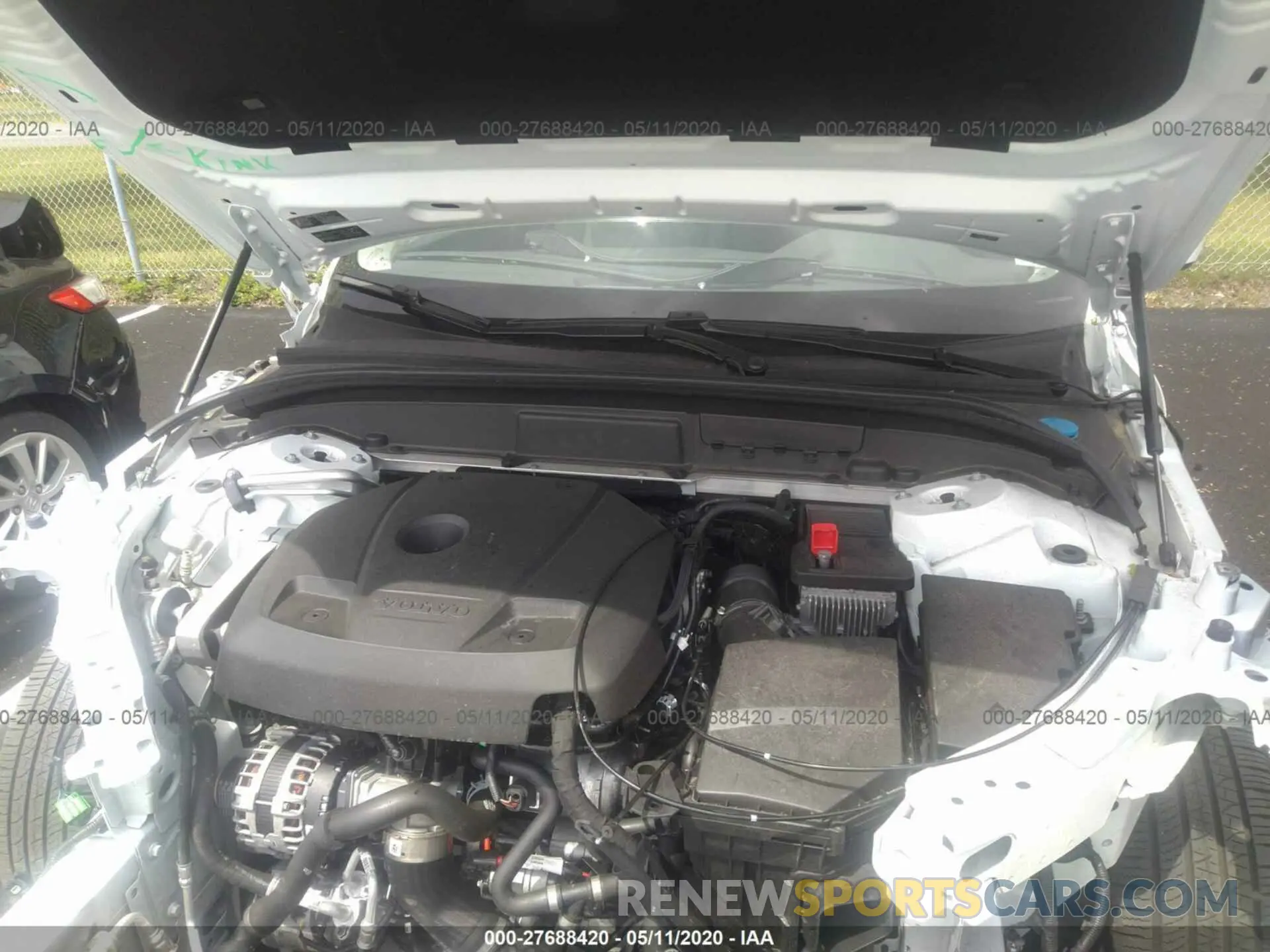 10 Photograph of a damaged car LYV102RK3KB383992 VOLVO XC60 2019
