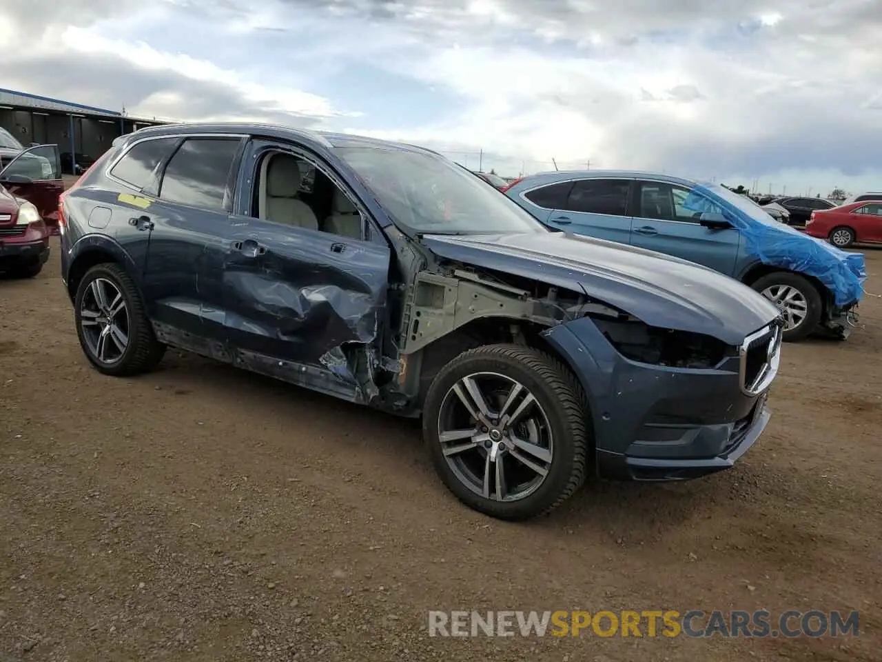 4 Photograph of a damaged car LYV102RK4KB227606 VOLVO XC60 2019