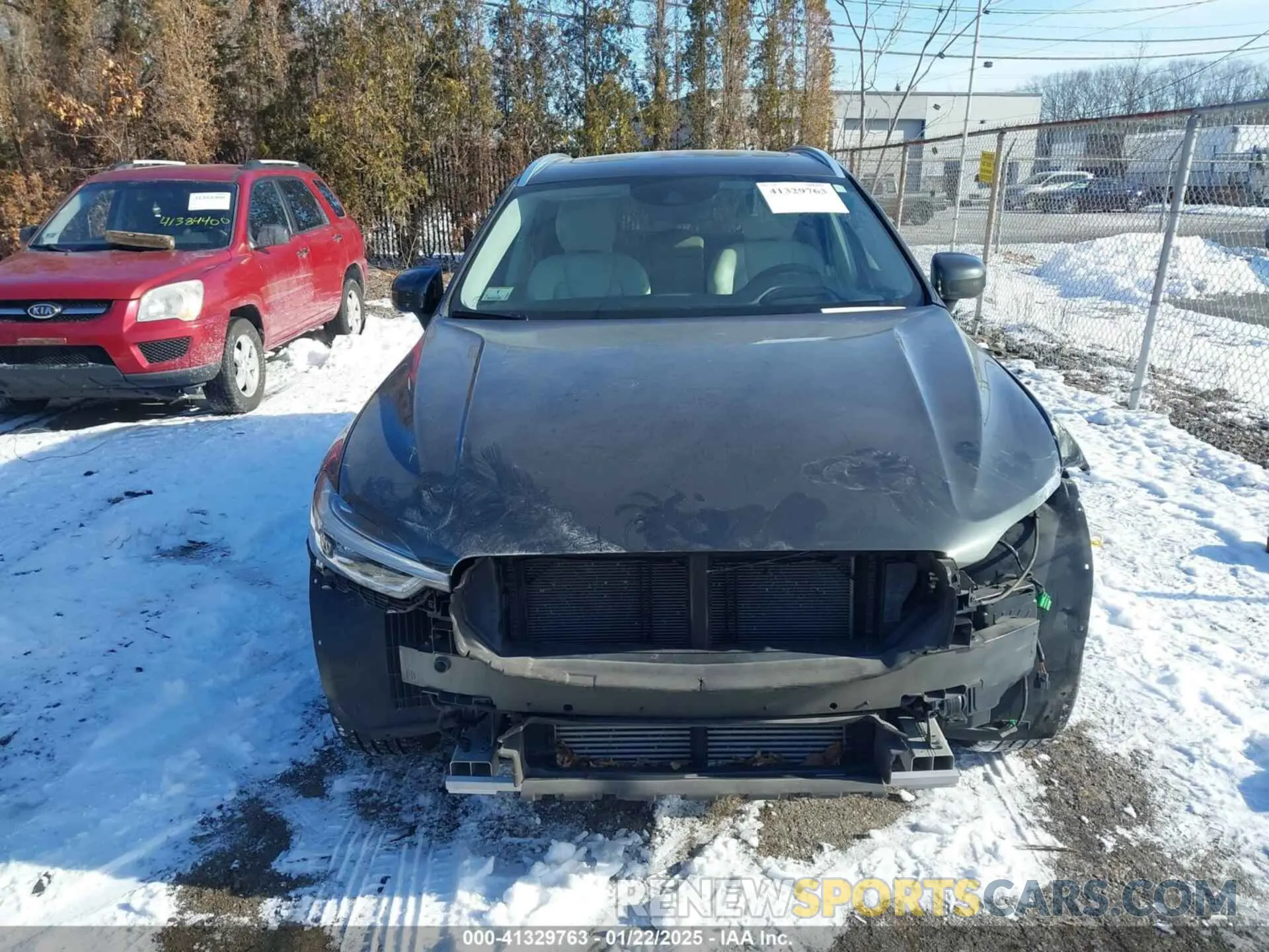 13 Photograph of a damaged car LYV102RK4KB237679 VOLVO XC60 2019