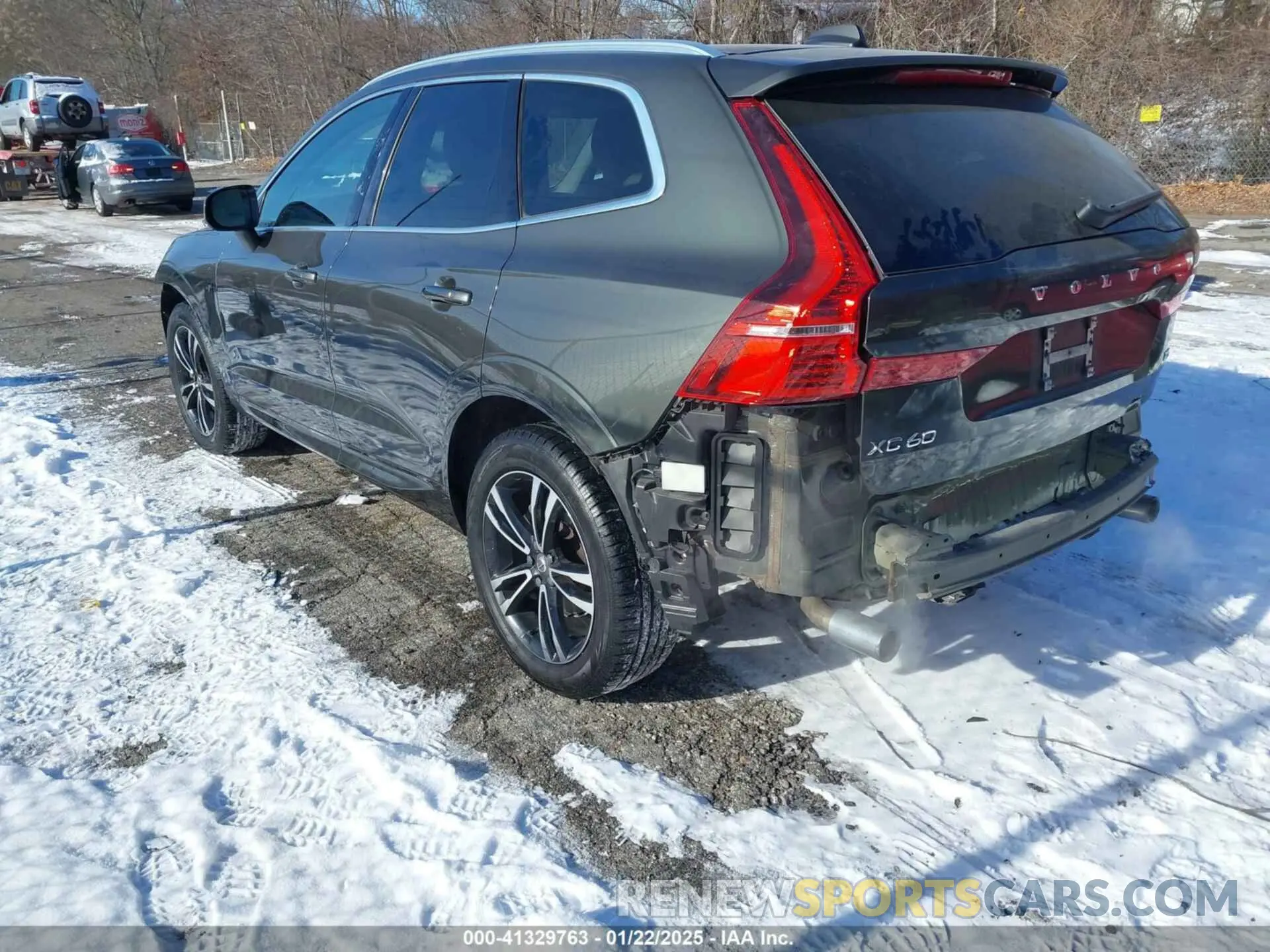 3 Photograph of a damaged car LYV102RK4KB237679 VOLVO XC60 2019