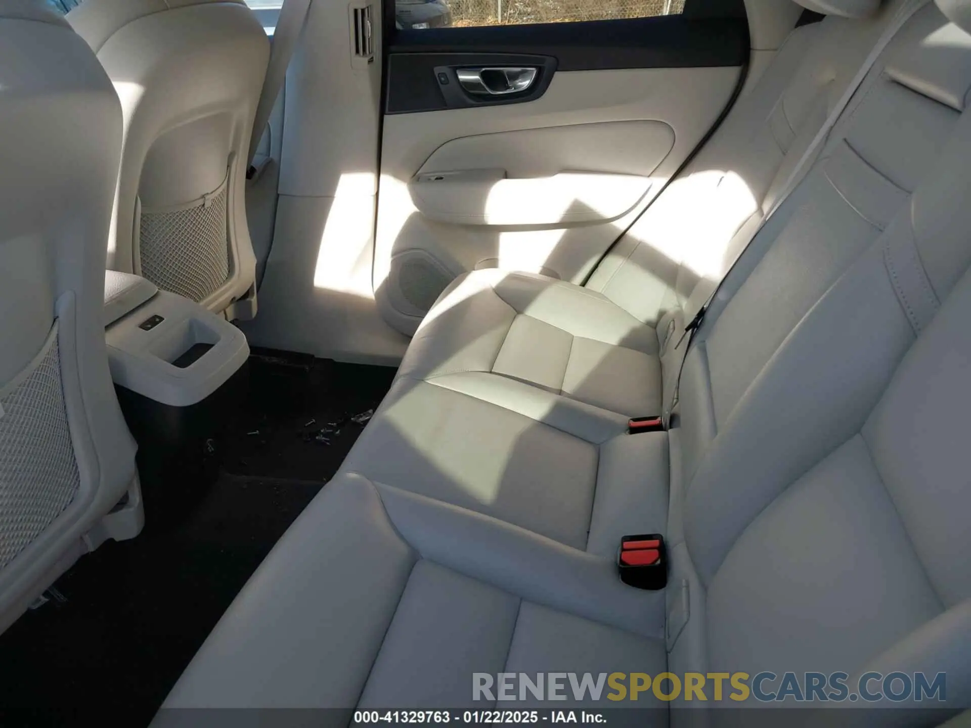 8 Photograph of a damaged car LYV102RK4KB237679 VOLVO XC60 2019
