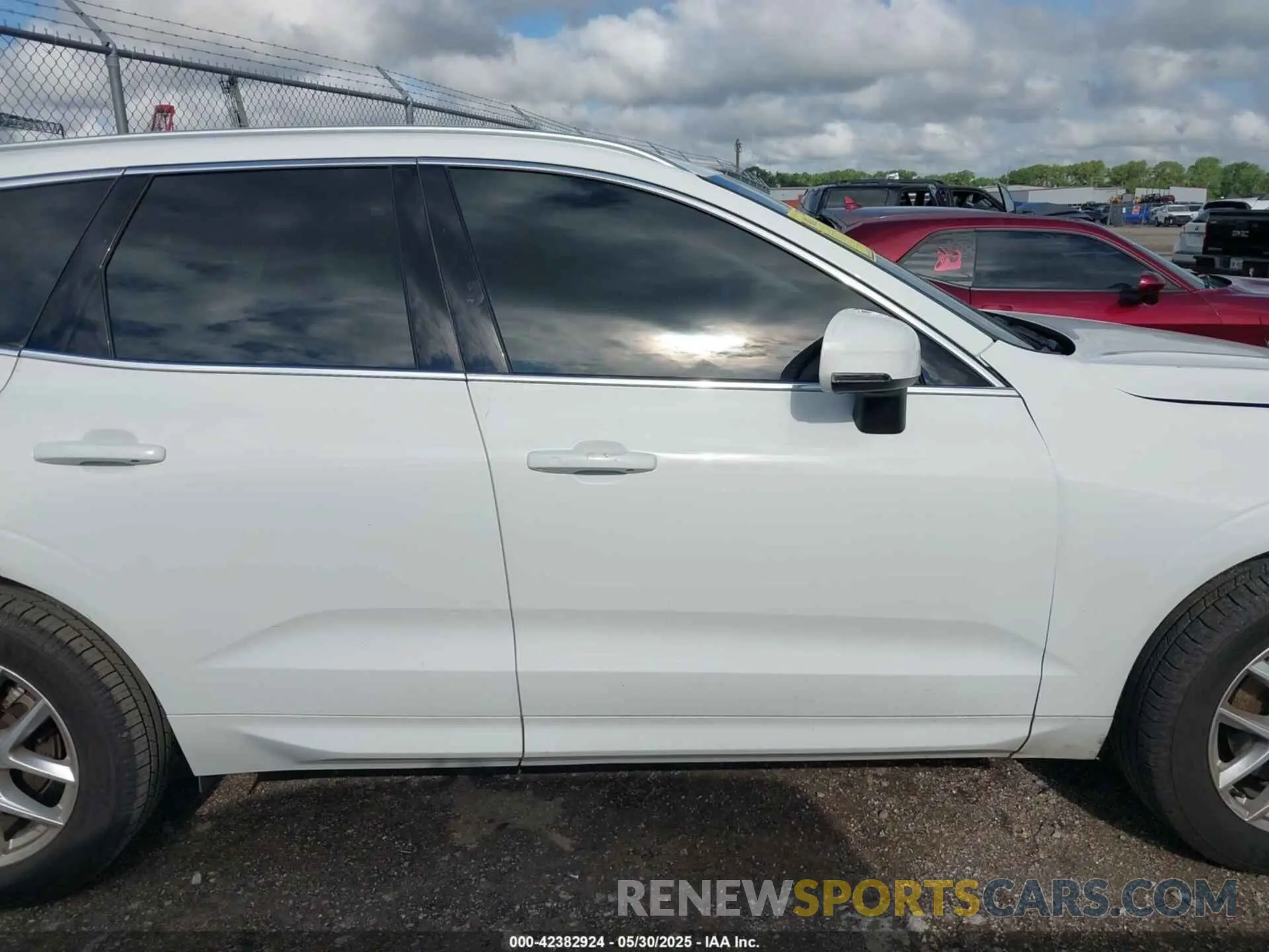 13 Photograph of a damaged car LYV102RK4KB308332 VOLVO XC60 2019