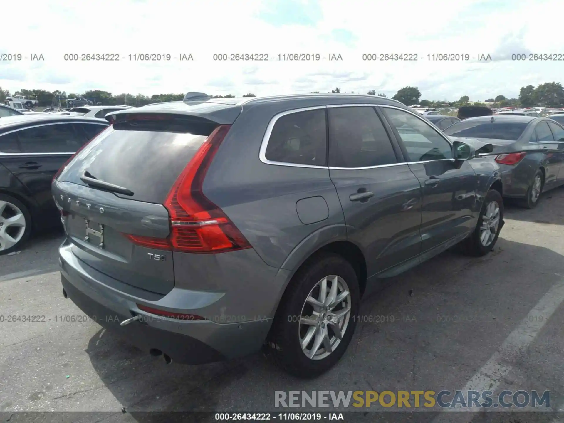 4 Photograph of a damaged car LYV102RK5KB294201 VOLVO XC60 2019