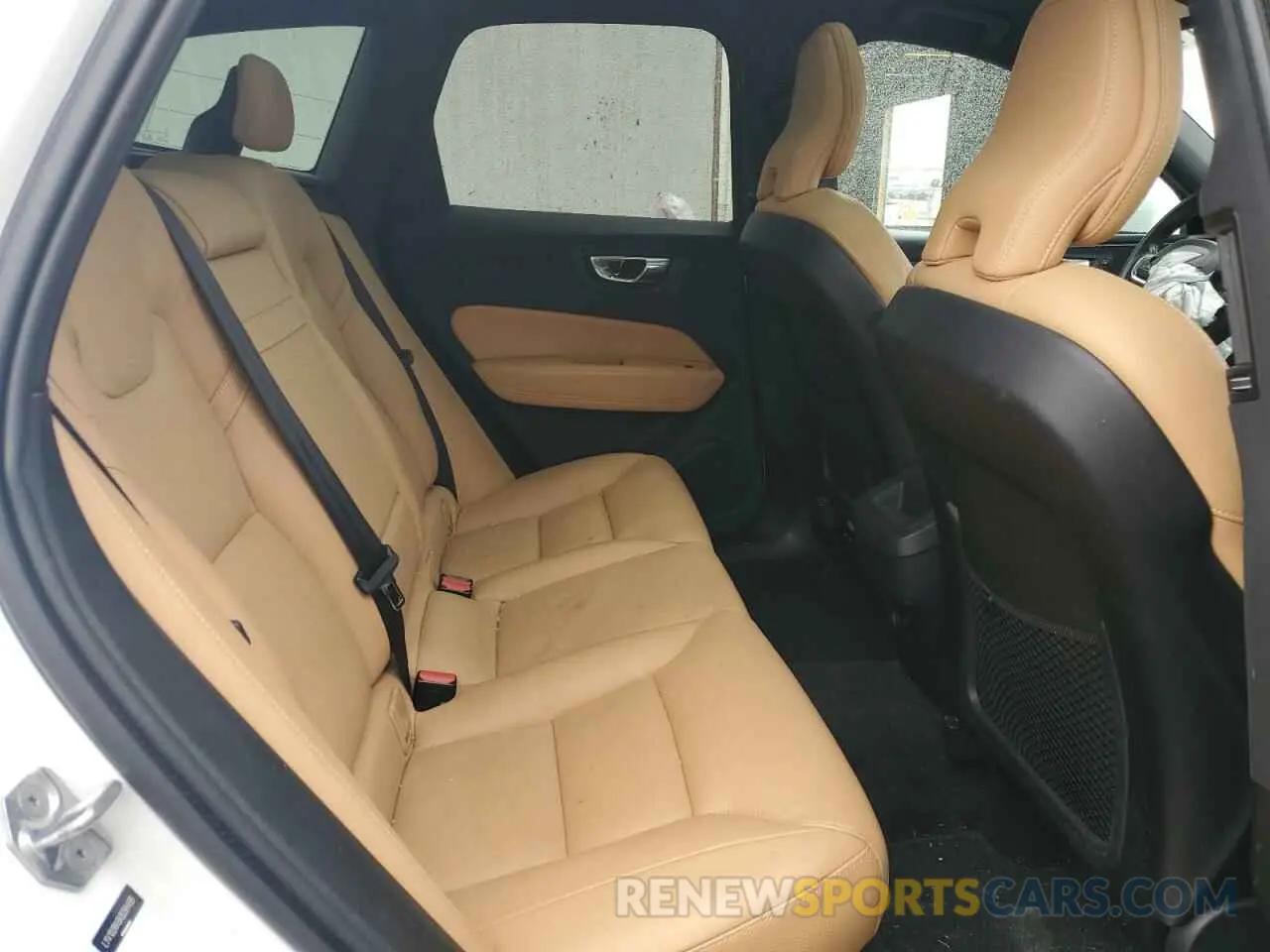 11 Photograph of a damaged car LYV102RK6KB284499 VOLVO XC60 2019